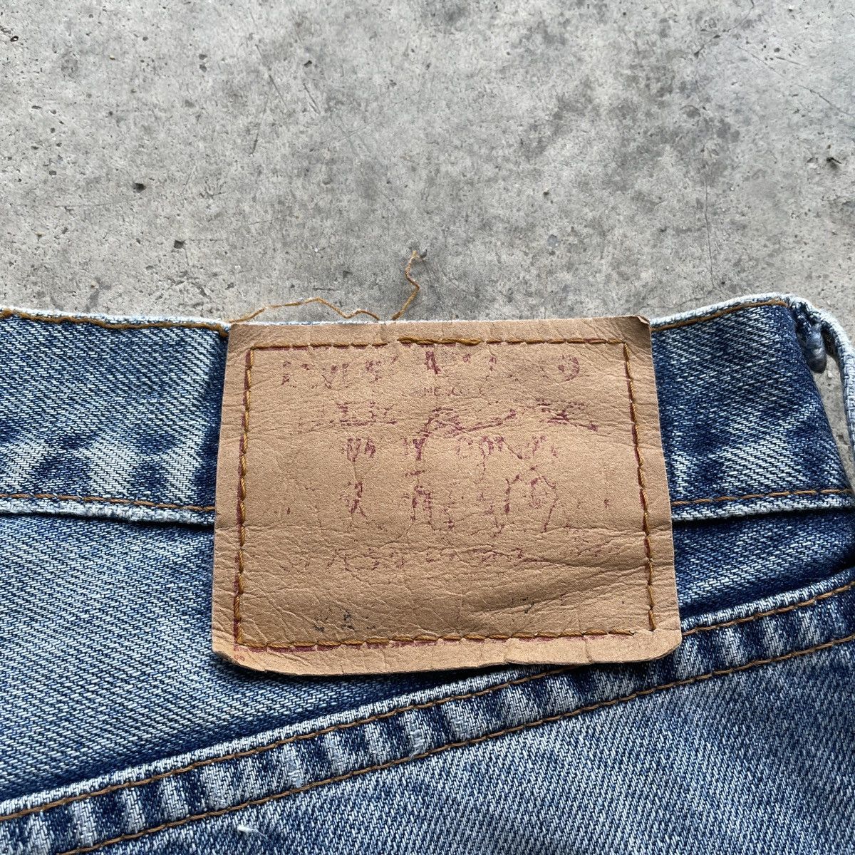 Levi's Vintage Levi’s Distressed Faded Denim Jeans Pants Baggy W31 Size US 31 - 11 Thumbnail