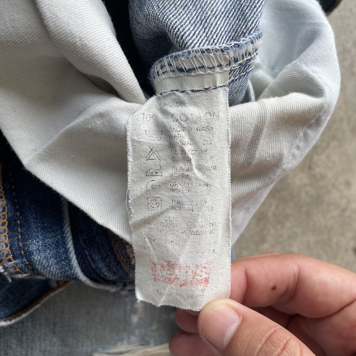 Levi's Vintage Levi’s Distressed Faded Denim Jeans Pants Baggy W31 Size US 31 - 8 Thumbnail
