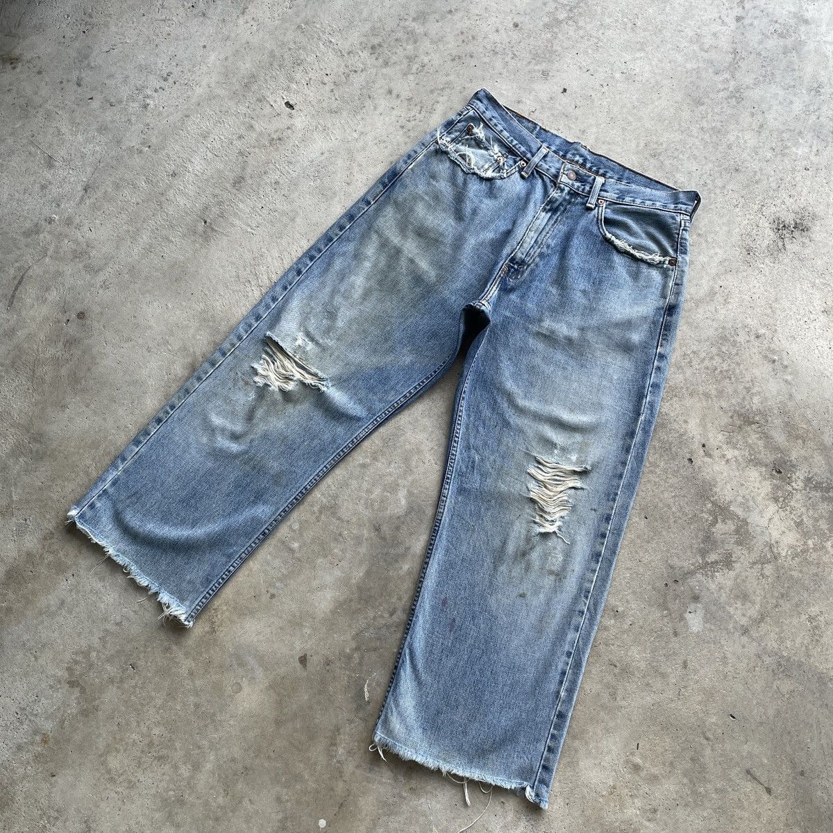 Levi's Vintage Levi’s Distressed Faded Denim Jeans Pants Baggy W31 Size US 31 - 2 Thumbnail