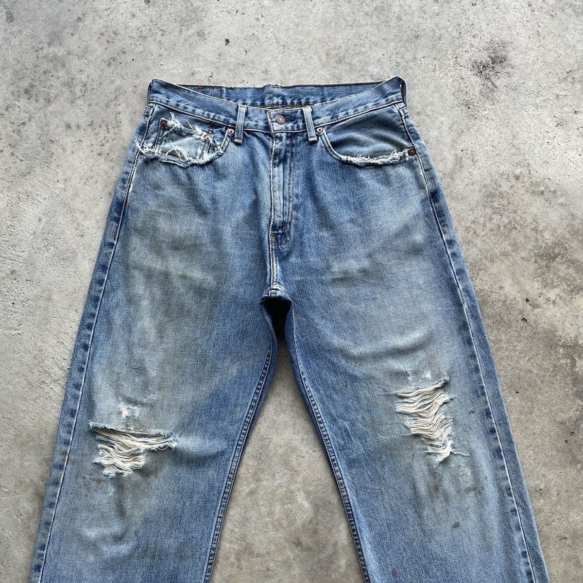 Levi's Vintage Levi’s Distressed Faded Denim Jeans Pants Baggy W31 Size US 31 - 3 Thumbnail