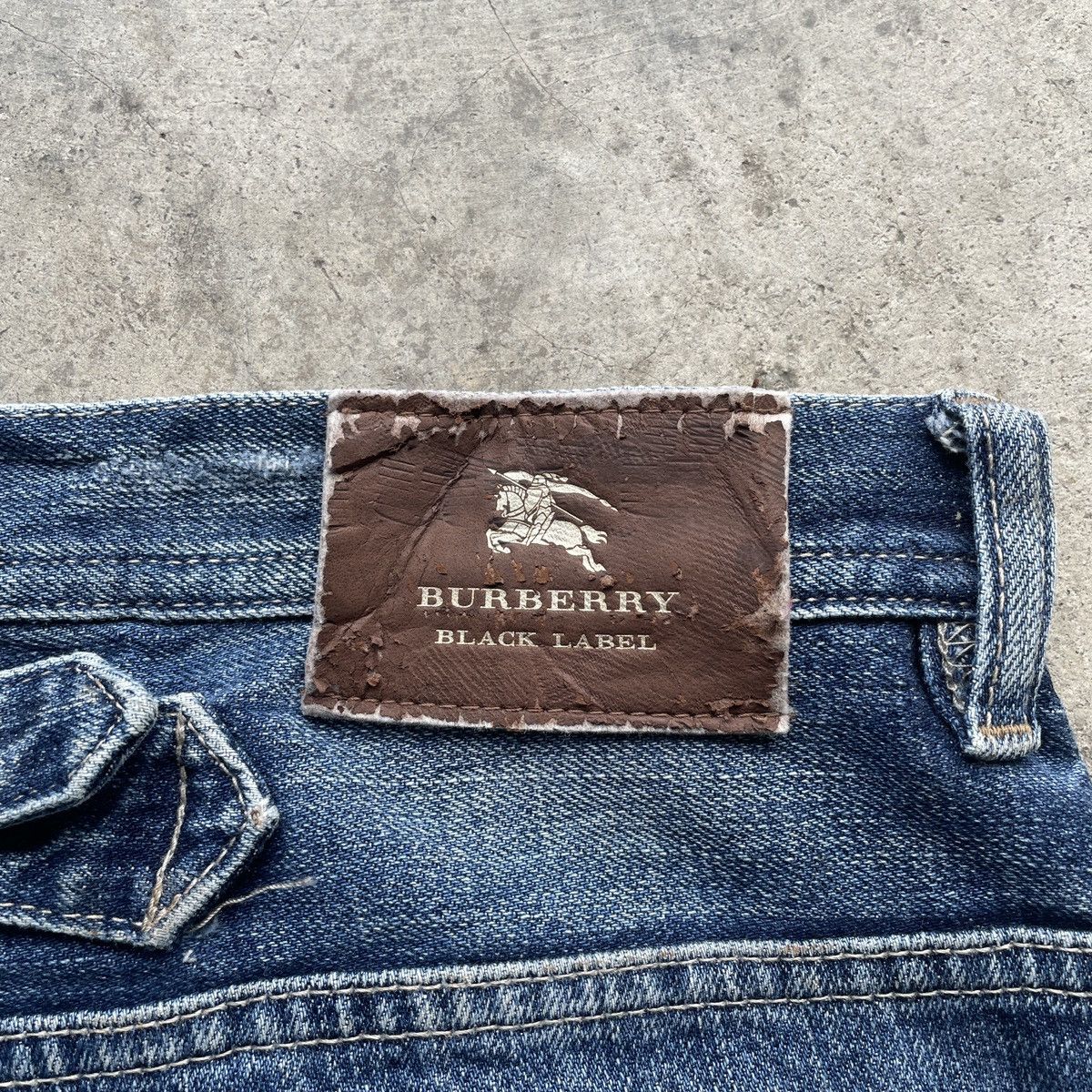 Burberry Vintage Burberry Black Label Faded Jeans Pants Distressed Size US 32 / EU 48 - 11 Thumbnail