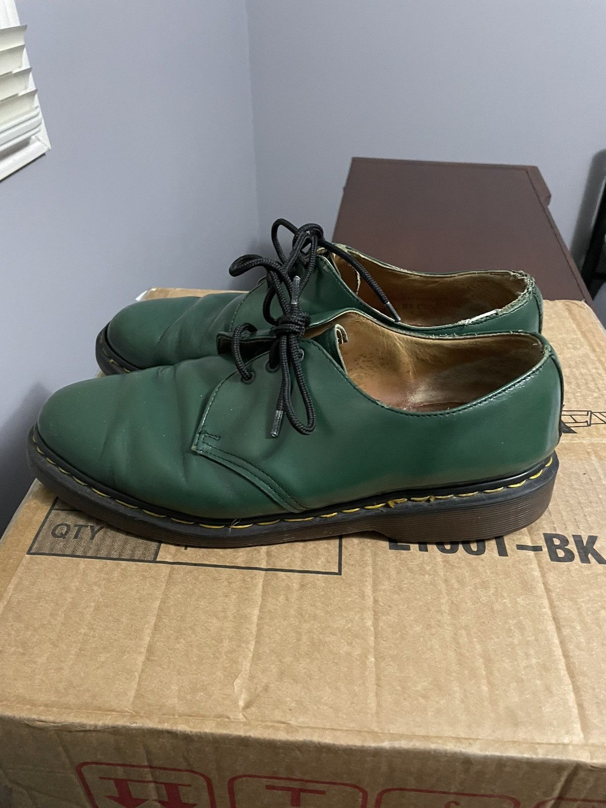 Dr. Martens Dark Green Dr.Martens original lows Size US 12 / EU 45 - 2 Thumbnail