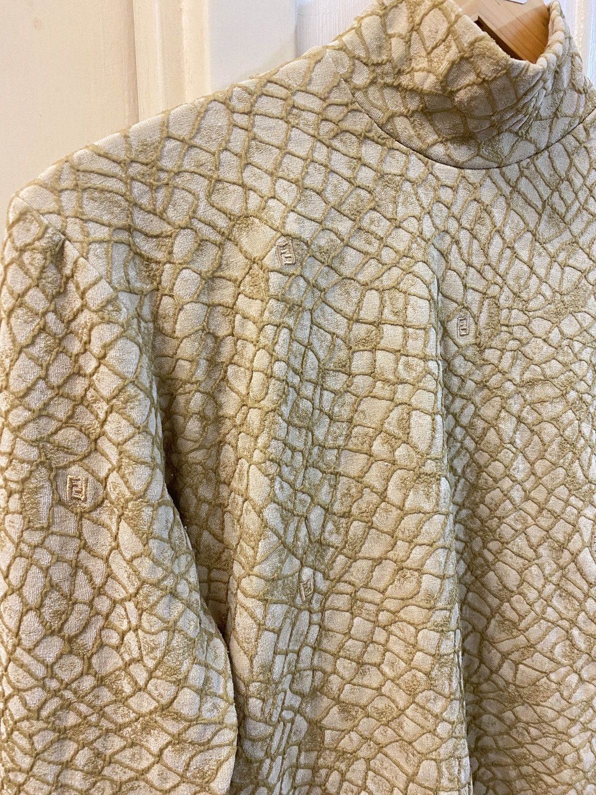 Fendi 🔥🔥💰💰Vintage Fendi turtleneck rare design Size S / US 4 / IT 40 - 3 Thumbnail