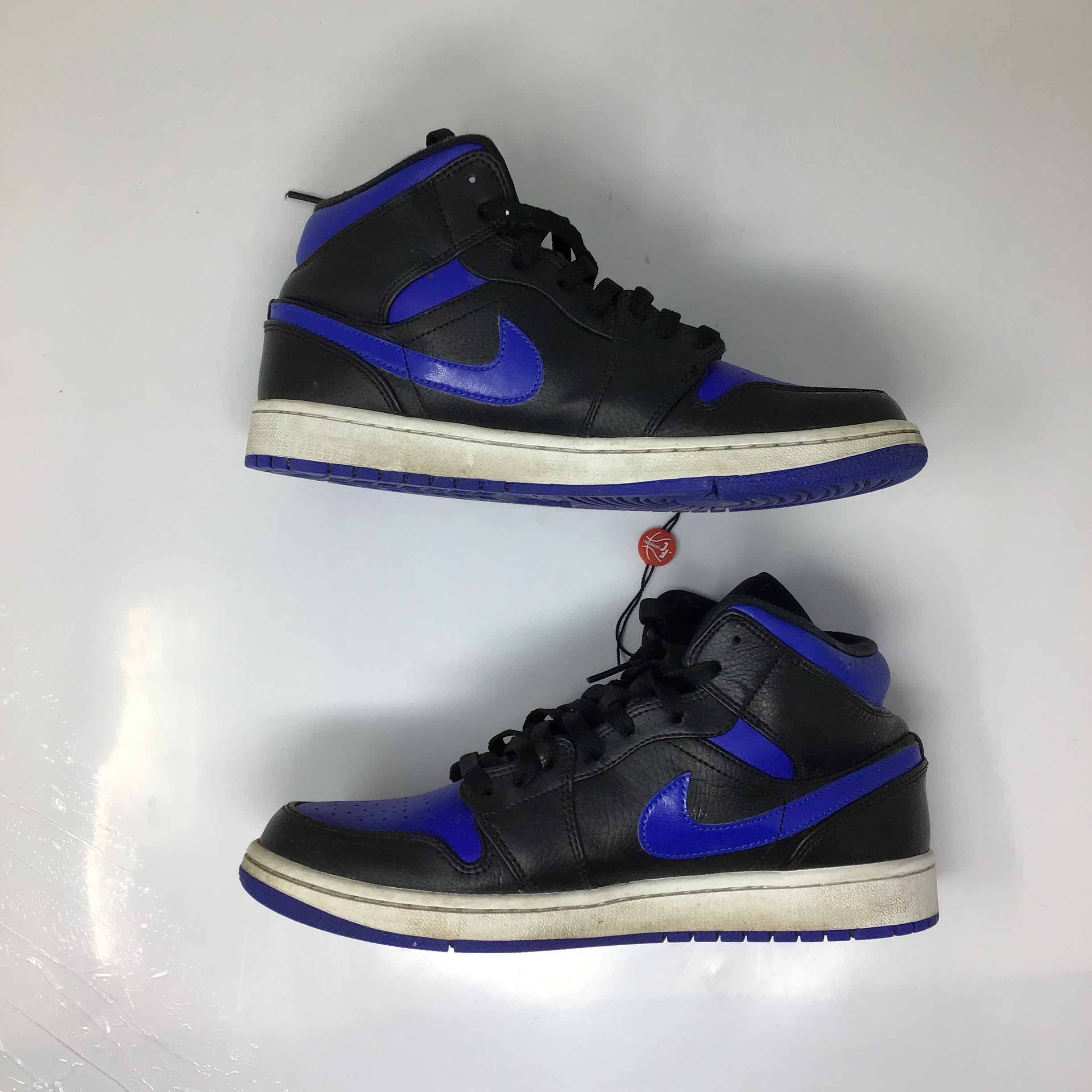 jordan 1 mid black hyper