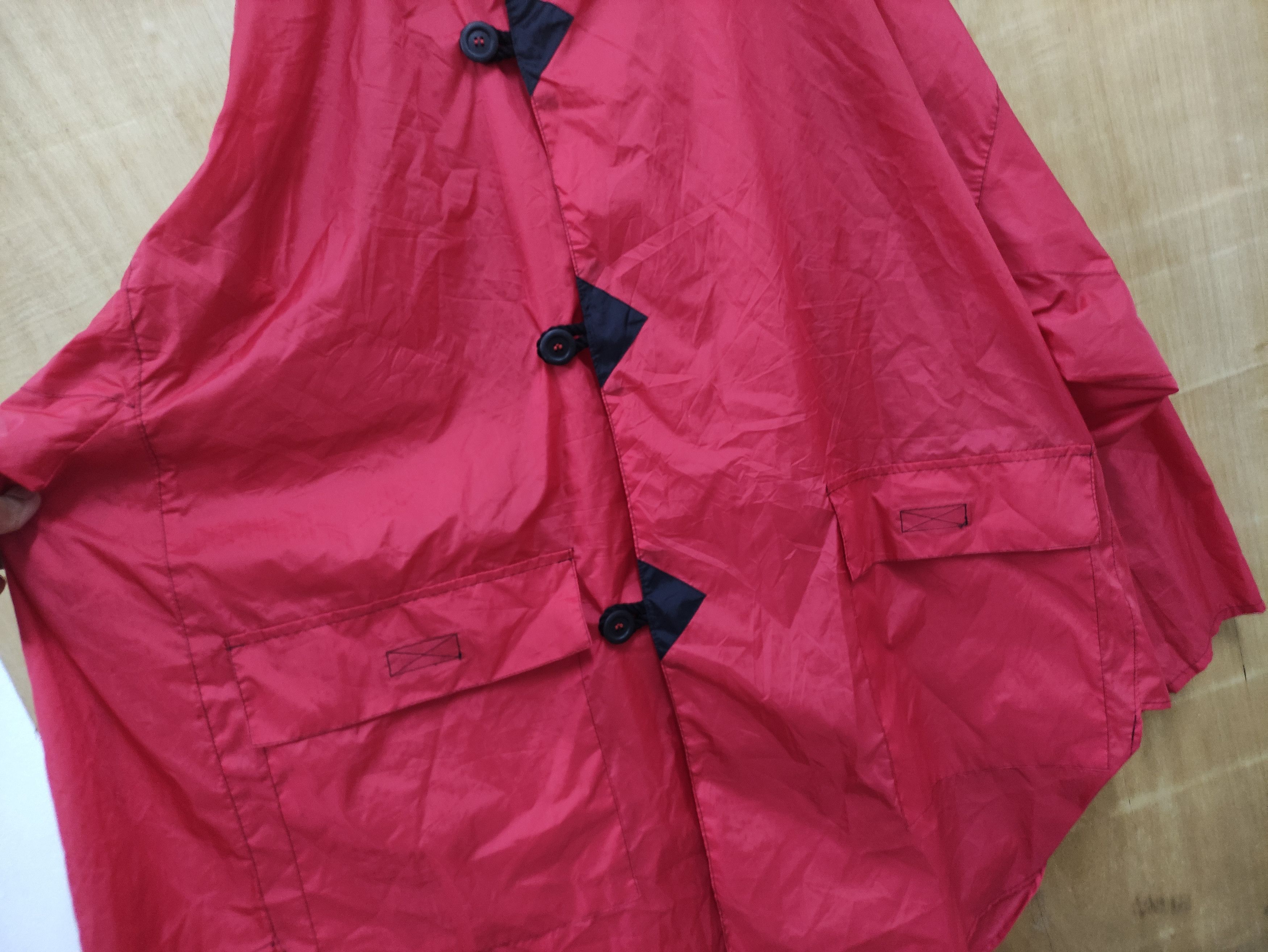 Michiko Koshino London MICHIKO KOSHINO LONDON CAPE PONCHO RAINCOAT WITH BAG Size US L / EU 52-54 / 3 - 5 Thumbnail