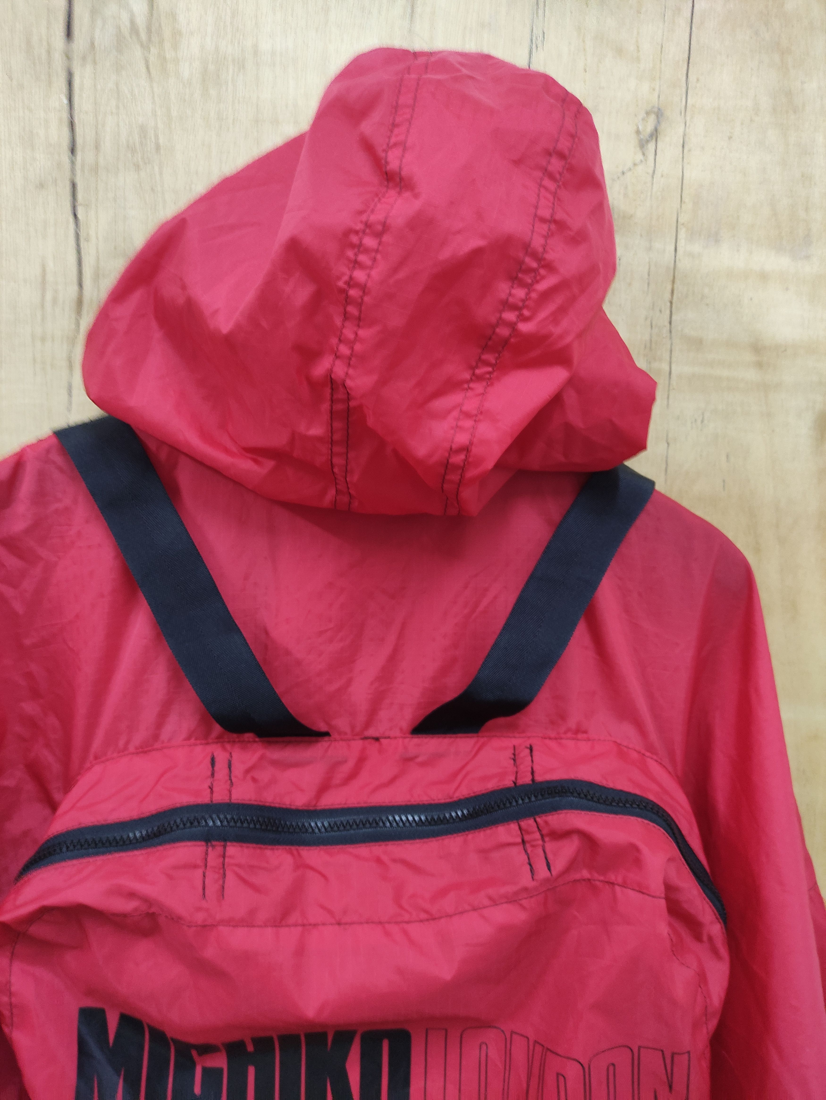 Michiko Koshino London MICHIKO KOSHINO LONDON CAPE PONCHO RAINCOAT WITH BAG Size US L / EU 52-54 / 3 - 6 Thumbnail