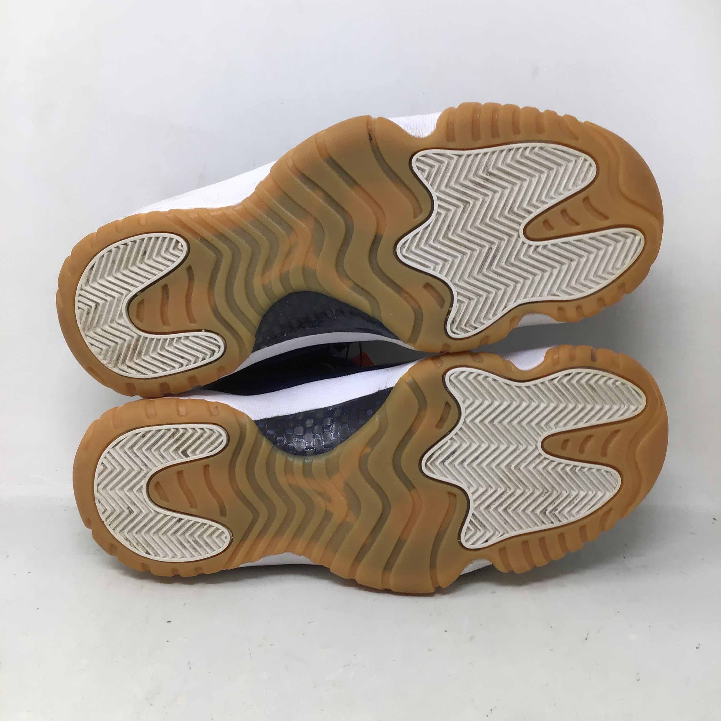 Jordan Brand Air Jordan 11 Retro Low Navy Gum Size US 8.5 / EU 41-42 - 5 Thumbnail