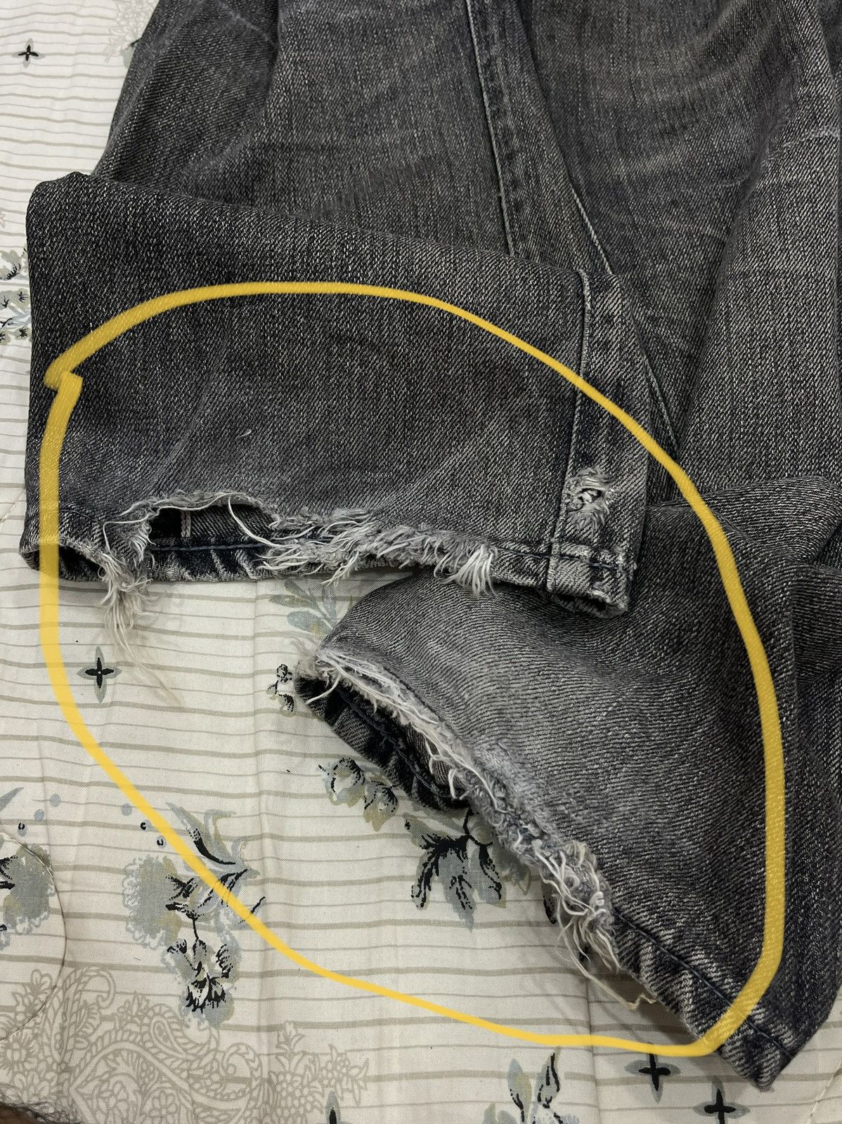 Neighborhood (MM). VINTAGE NEIGHBORHOOD X SVG JAPAN DISTRESSED DENIM Size US 35 - 14 Thumbnail