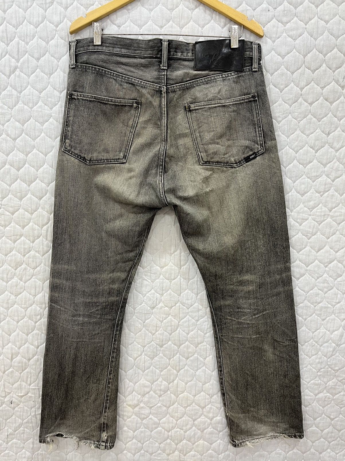 Neighborhood (MM). VINTAGE NEIGHBORHOOD X SVG JAPAN DISTRESSED DENIM Size US 35 - 4 Thumbnail