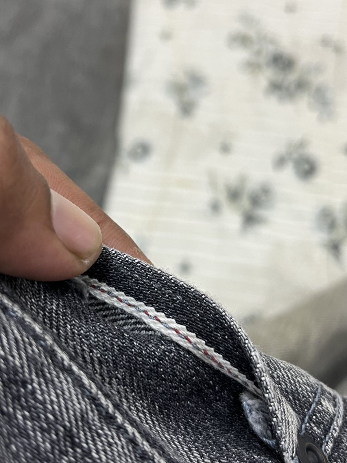 Neighborhood (MM). VINTAGE NEIGHBORHOOD X SVG JAPAN DISTRESSED DENIM Size US 35 - 10 Thumbnail