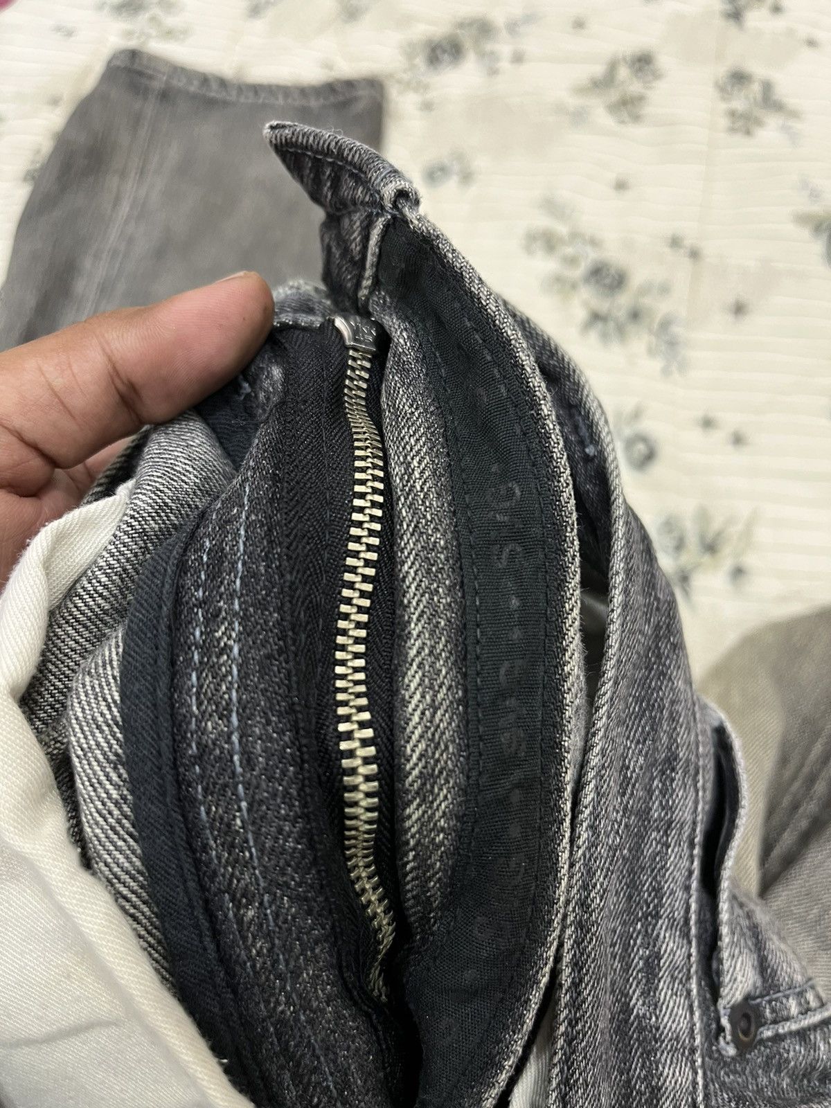 Neighborhood (MM). VINTAGE NEIGHBORHOOD X SVG JAPAN DISTRESSED DENIM Size US 35 - 8 Thumbnail