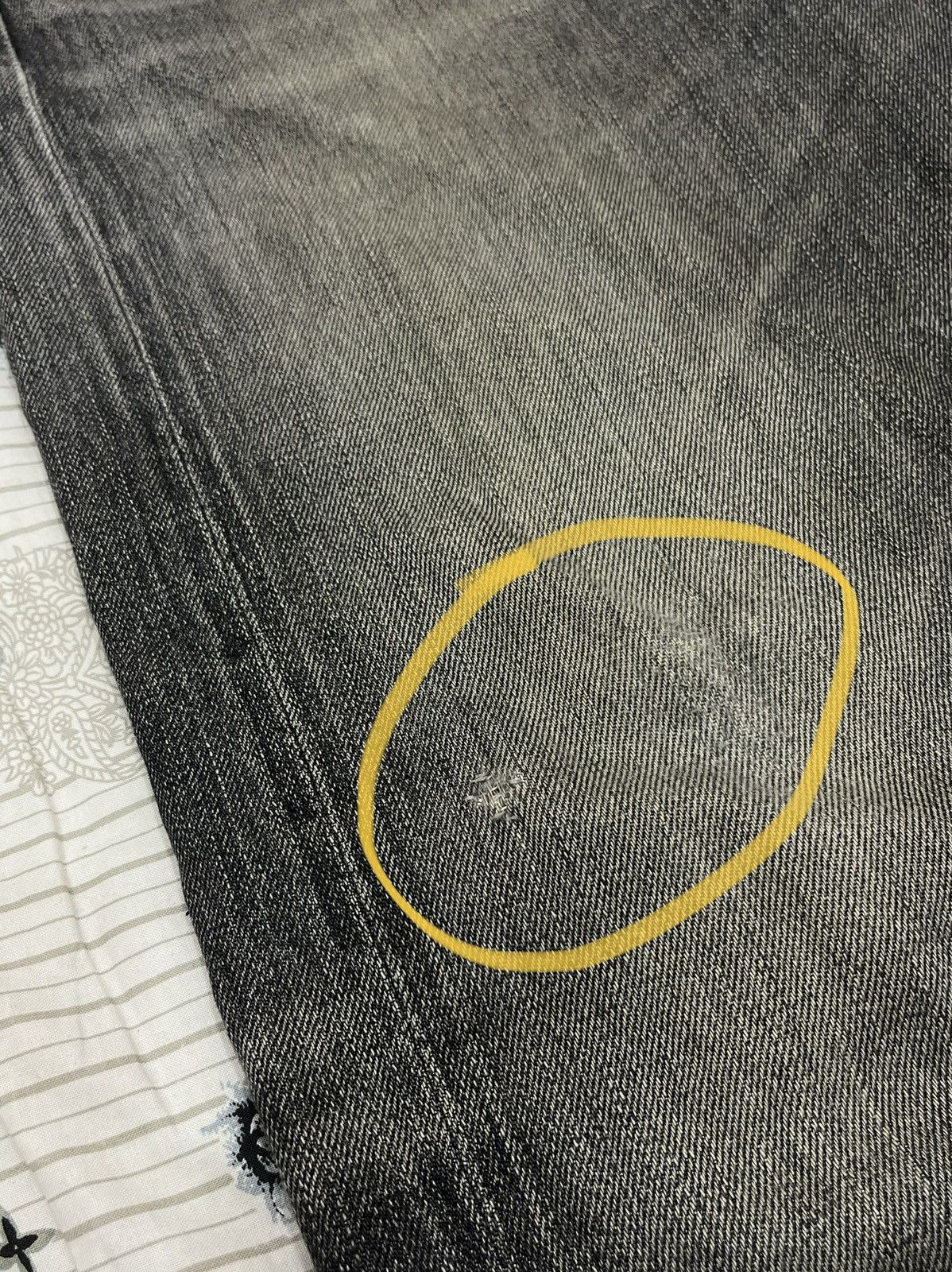 Neighborhood (MM). VINTAGE NEIGHBORHOOD X SVG JAPAN DISTRESSED DENIM Size US 35 - 15 Thumbnail