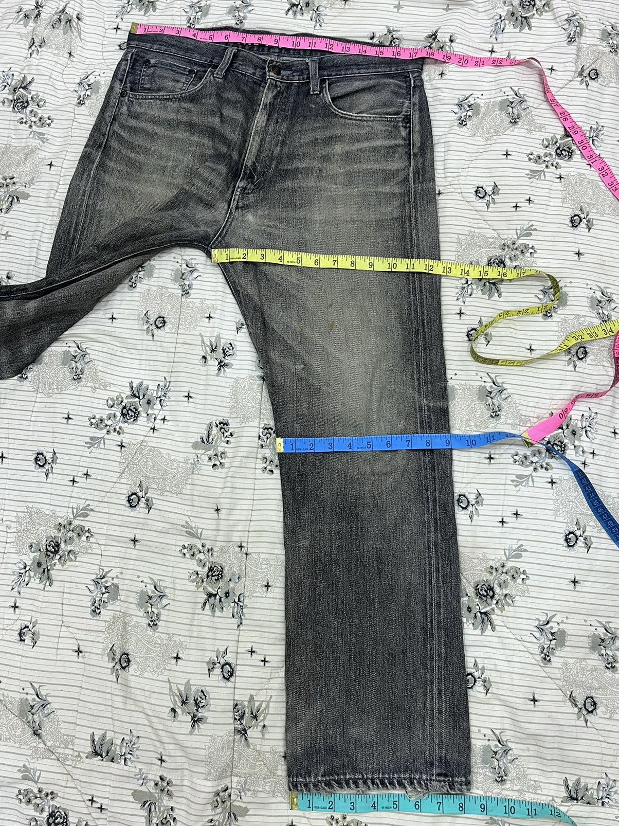 Neighborhood (MM). VINTAGE NEIGHBORHOOD X SVG JAPAN DISTRESSED DENIM Size US 35 - 19 Thumbnail