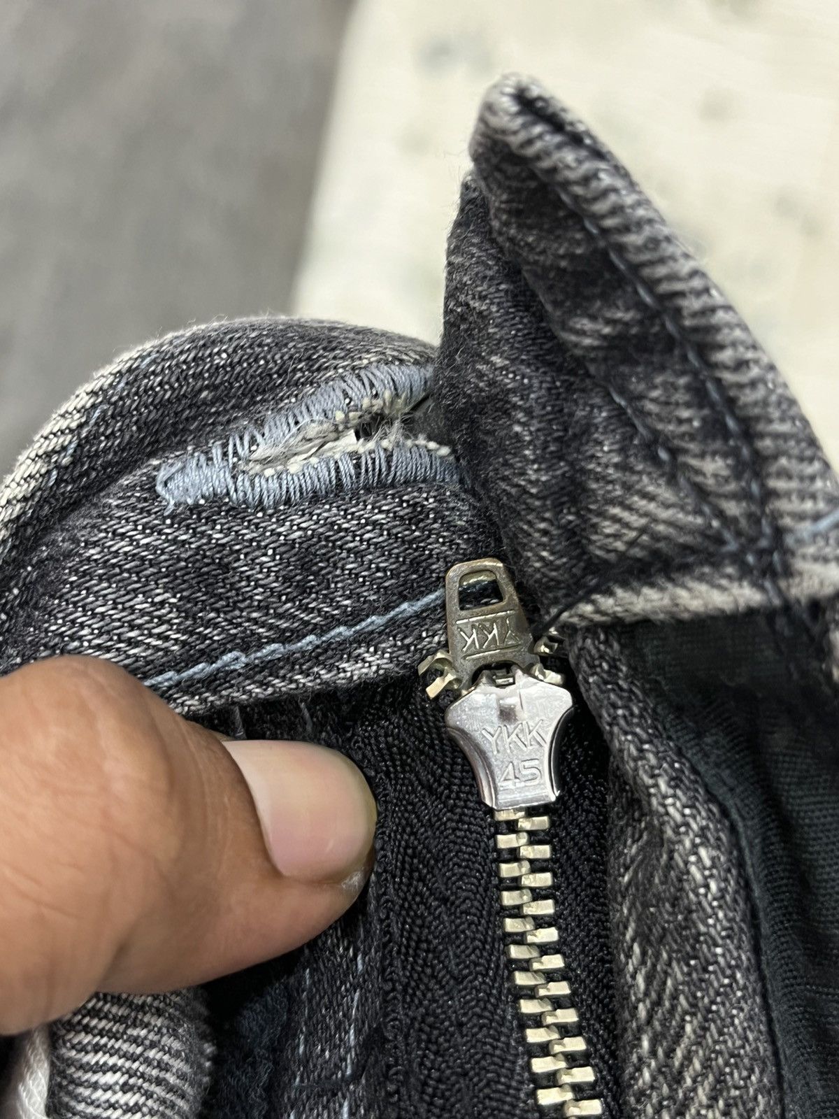 Neighborhood (MM). VINTAGE NEIGHBORHOOD X SVG JAPAN DISTRESSED DENIM Size US 35 - 9 Thumbnail