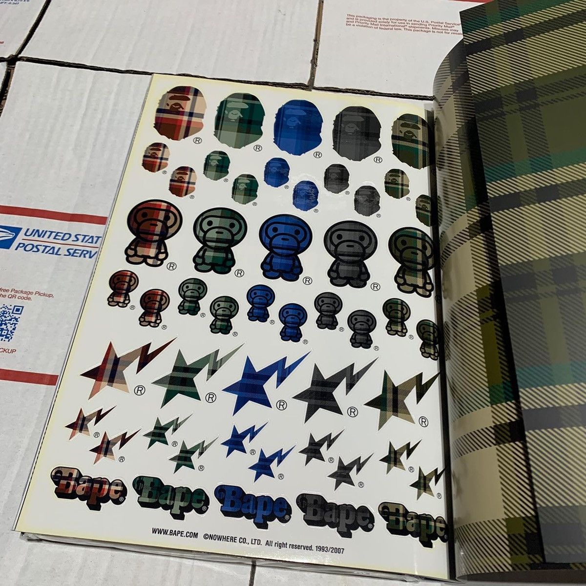 Bape 2007 Bape magazine + Bag Size ONE SIZE - 4 Thumbnail