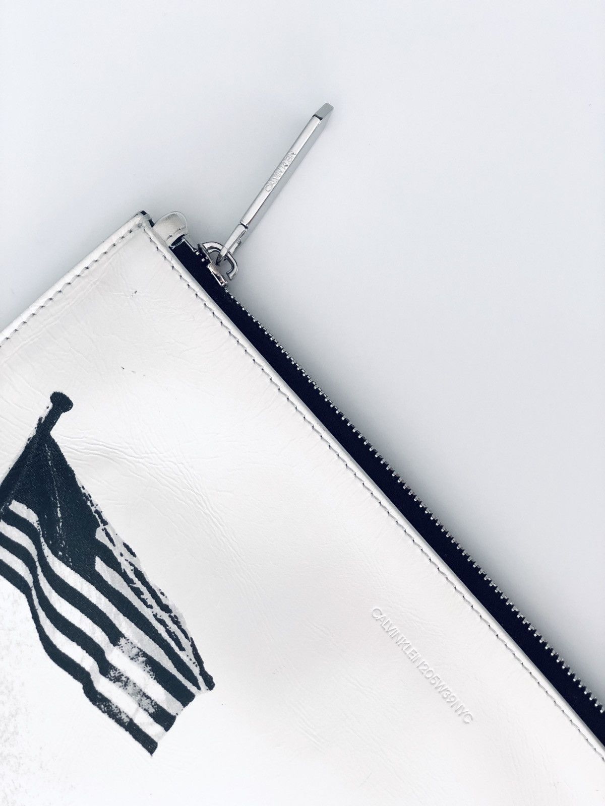 Calvin Klein 205W39NYC × Raf Simons Calvin Klein 205W39NYC American Flag Print Leather Pouch Size ONE SIZE - 3 Thumbnail