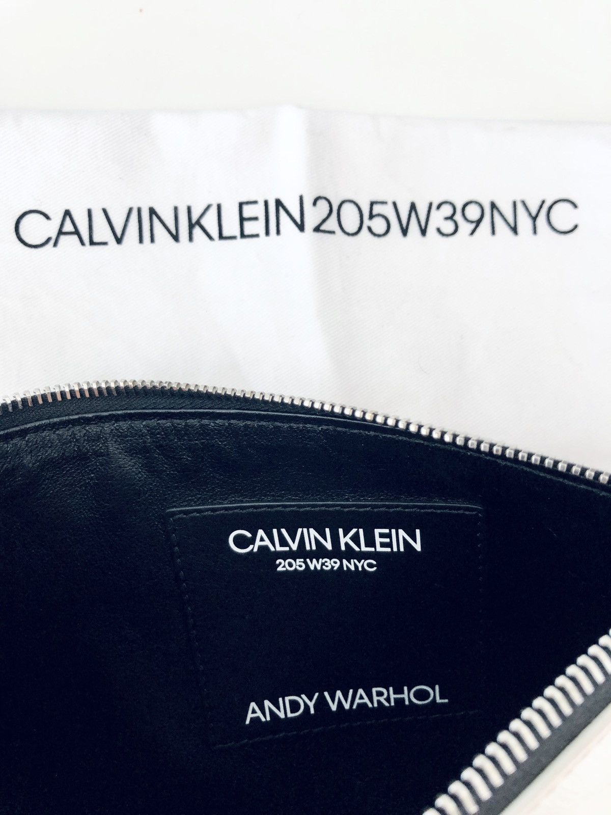 Calvin Klein 205W39NYC × Raf Simons Calvin Klein 205W39NYC American Flag Print Leather Pouch Size ONE SIZE - 4 Thumbnail