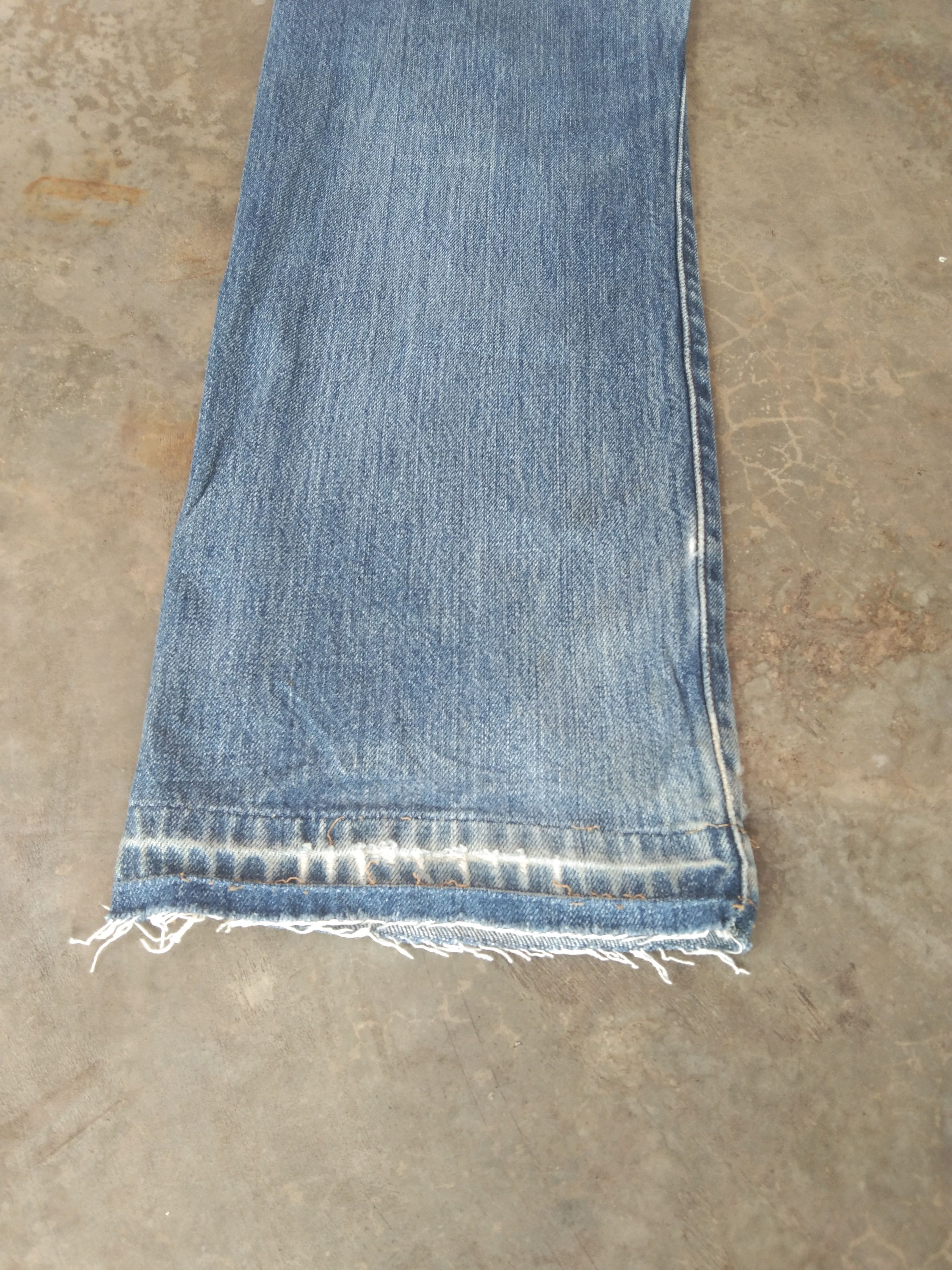 Levi's Vintage Levi's 501 Released Hem Distressed Jeans 32x30.5 Size US 32 / EU 48 - 4 Thumbnail
