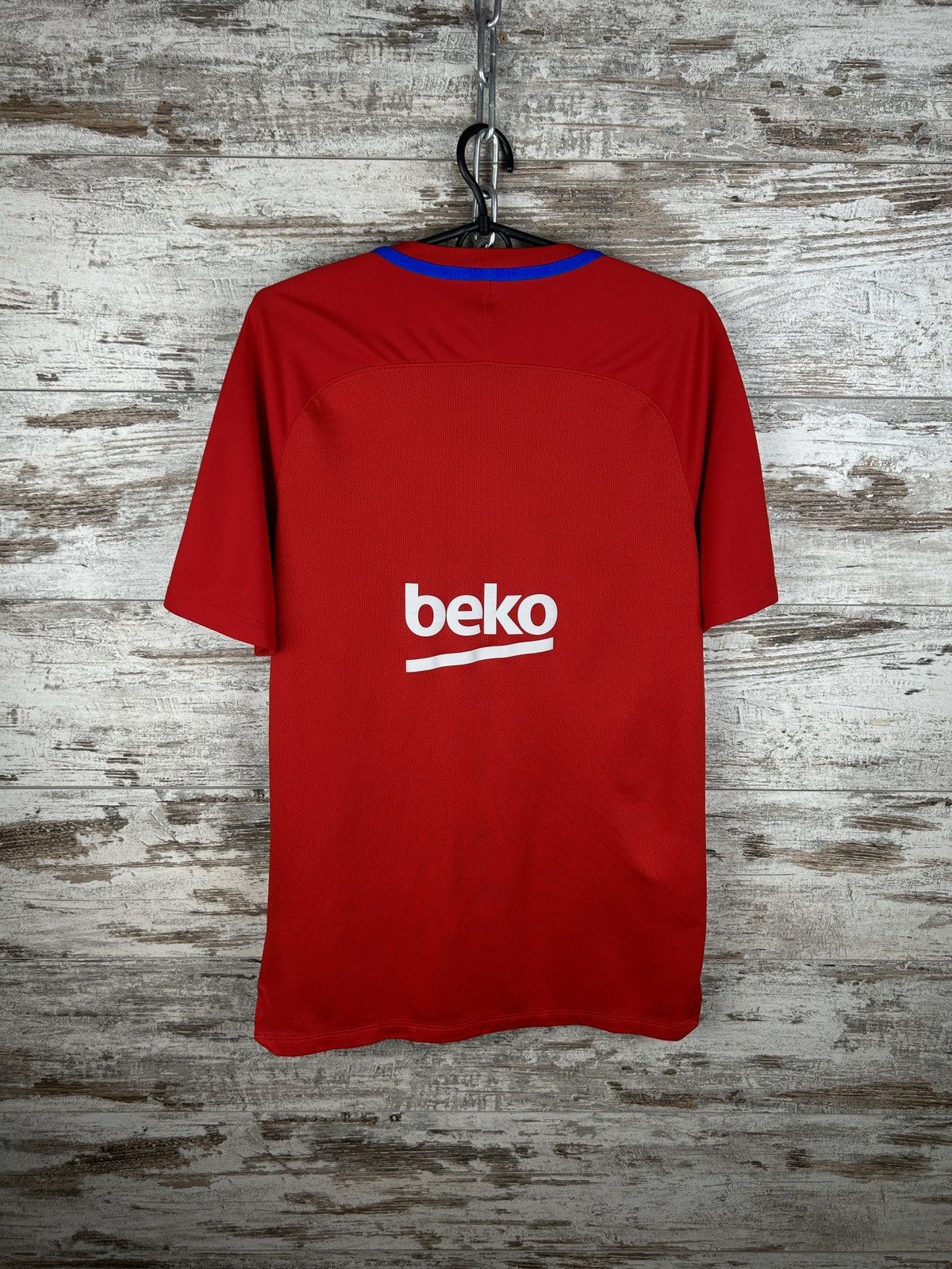 Nike Mens Vintage Nike FC Barcelona T Shirt training soccer tee Size US M / EU 48-50 / 2 - 8 Thumbnail