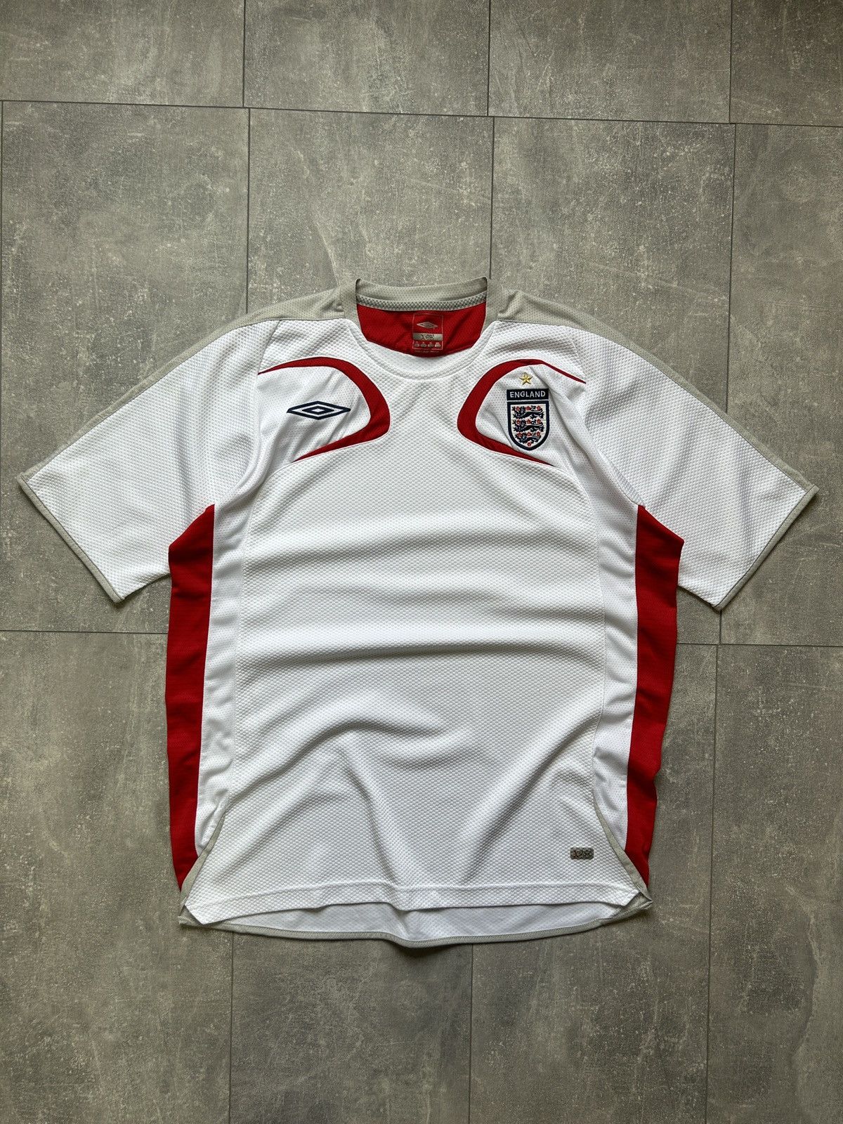Umbro Mens Vintage Umbro England Home National Team T Shirt jersey Size US XL / EU 56 / 4 - 14 Thumbnail