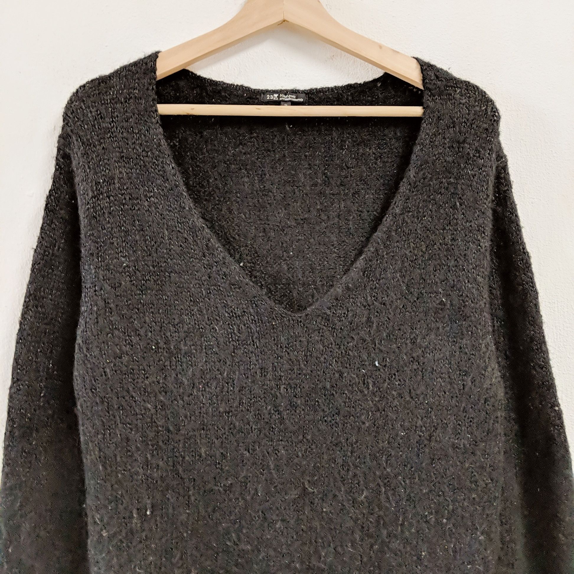 Japanese Brand Vintage Vingt-Trois V-Neck Mohair Knitwear Sweater Jumper Size US S / EU 44-46 / 1 - 10 Thumbnail