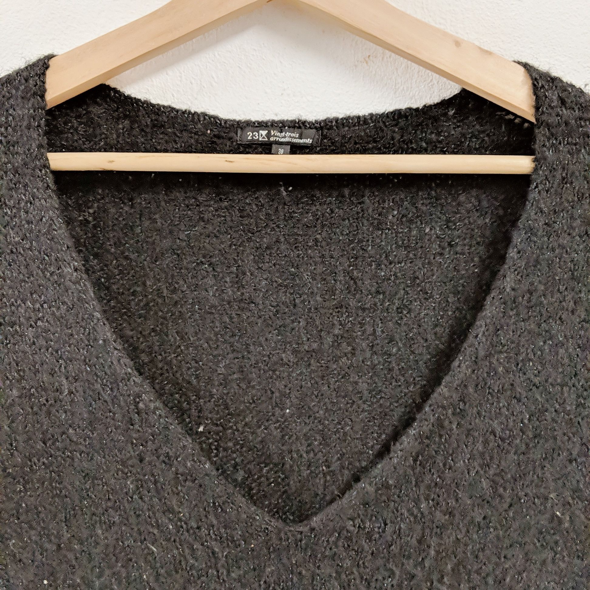 Japanese Brand Vintage Vingt-Trois V-Neck Mohair Knitwear Sweater Jumper Size US S / EU 44-46 / 1 - 8 Thumbnail