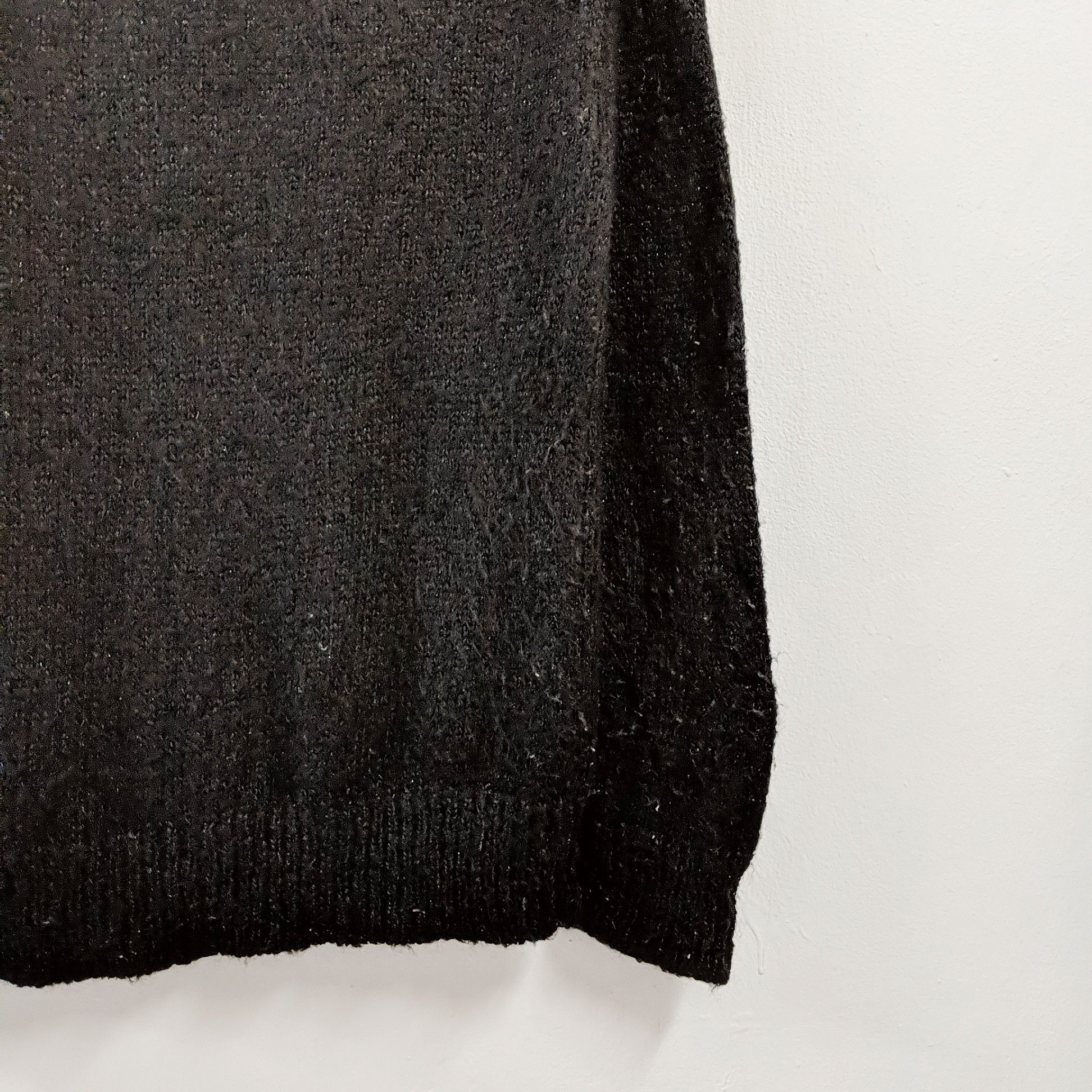 Japanese Brand Vintage Vingt-Trois V-Neck Mohair Knitwear Sweater Jumper Size US S / EU 44-46 / 1 - 3 Thumbnail