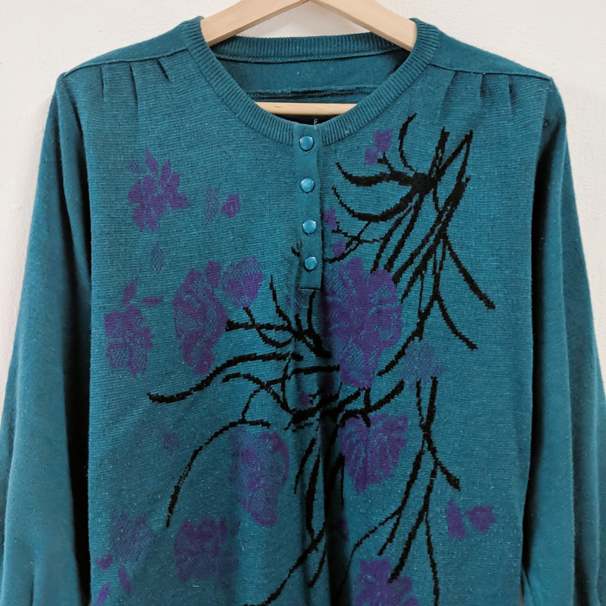 Aran Isles Knitwear × Japanese Brand Vintage Japan Rare Flower Design Knitwear Sweater Size US L / EU 52-54 / 3 - 4 Thumbnail