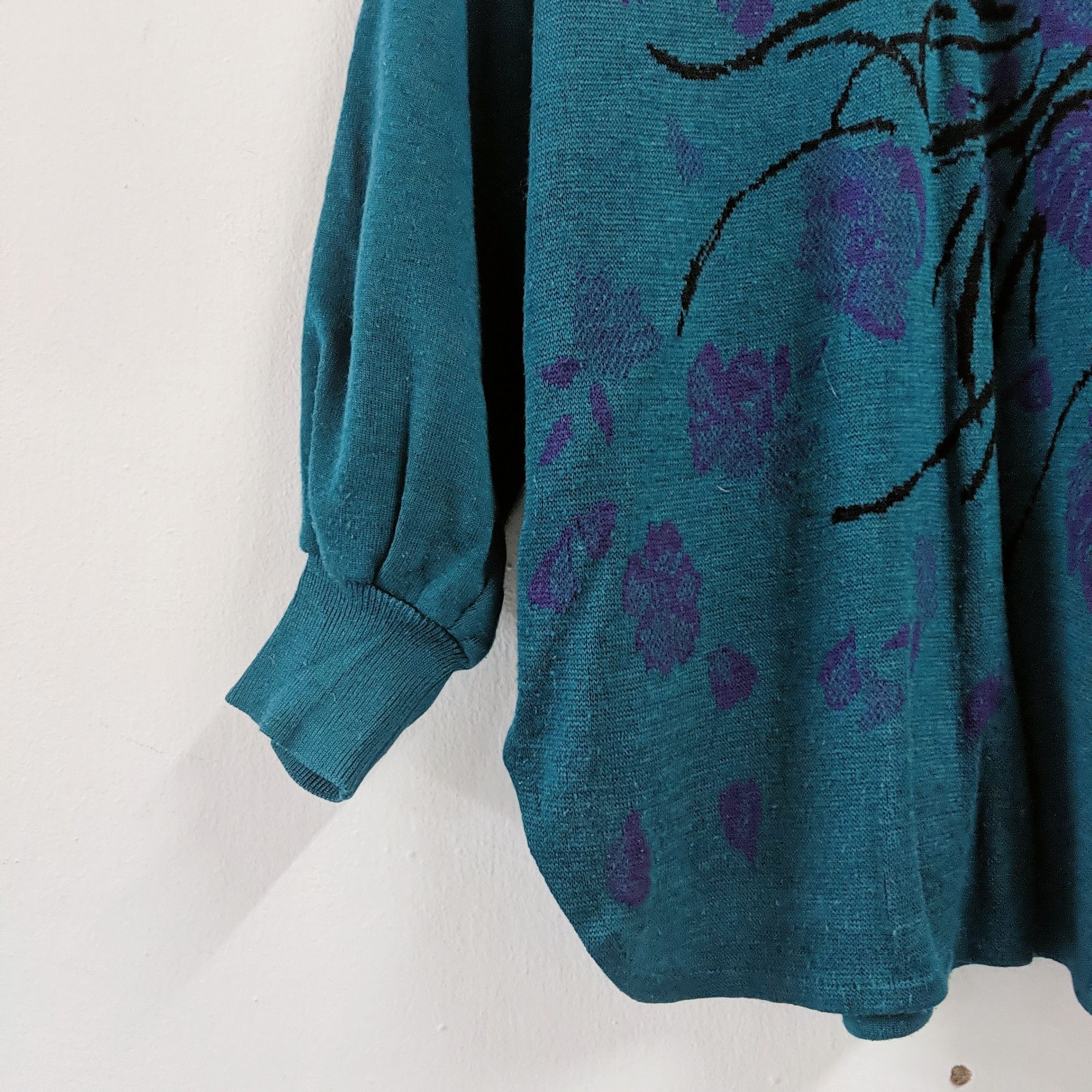 Aran Isles Knitwear × Japanese Brand Vintage Japan Rare Flower Design Knitwear Sweater Size US L / EU 52-54 / 3 - 2 Thumbnail