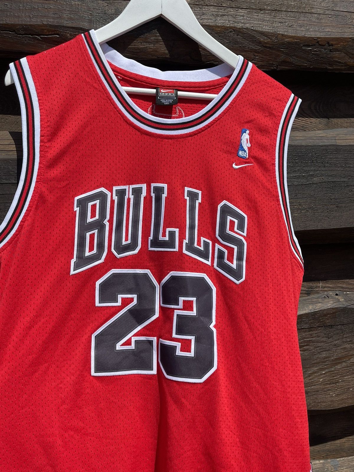 Jordan Brand × Nike × Vintage #23 Jordan Nike Vintage chicago bulls jersey sleeveless Size US L / EU 52-54 / 3 - 7 Thumbnail