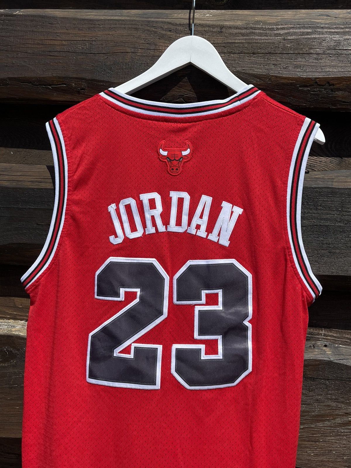Jordan Brand × Nike × Vintage #23 Jordan Nike Vintage chicago bulls jersey sleeveless Size US L / EU 52-54 / 3 - 9 Thumbnail
