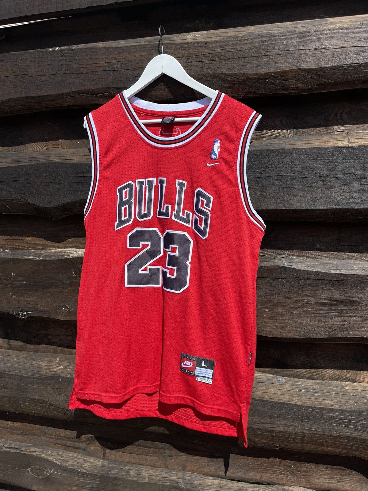 Jordan Brand × Nike × Vintage #23 Jordan Nike Vintage chicago bulls jersey sleeveless Size US L / EU 52-54 / 3 - 2 Thumbnail