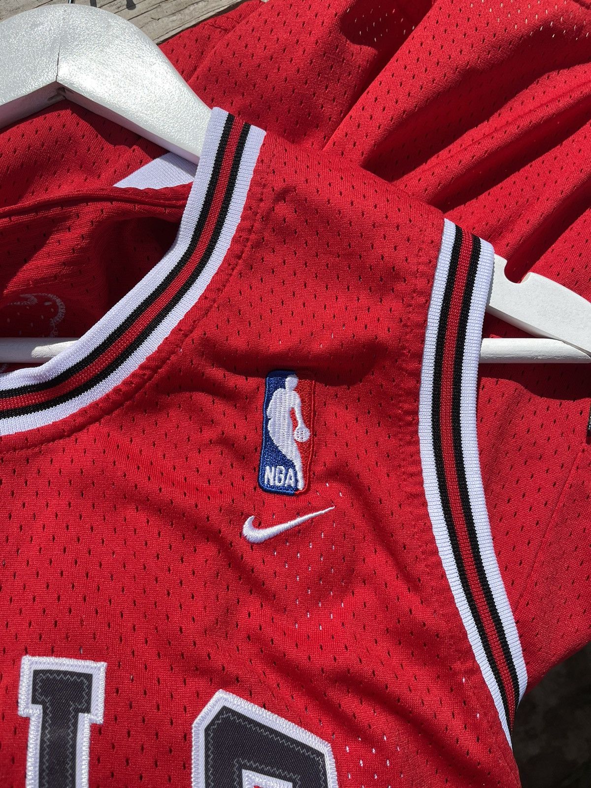 Jordan Brand × Nike × Vintage #23 Jordan Nike Vintage chicago bulls jersey sleeveless Size US L / EU 52-54 / 3 - 11 Thumbnail