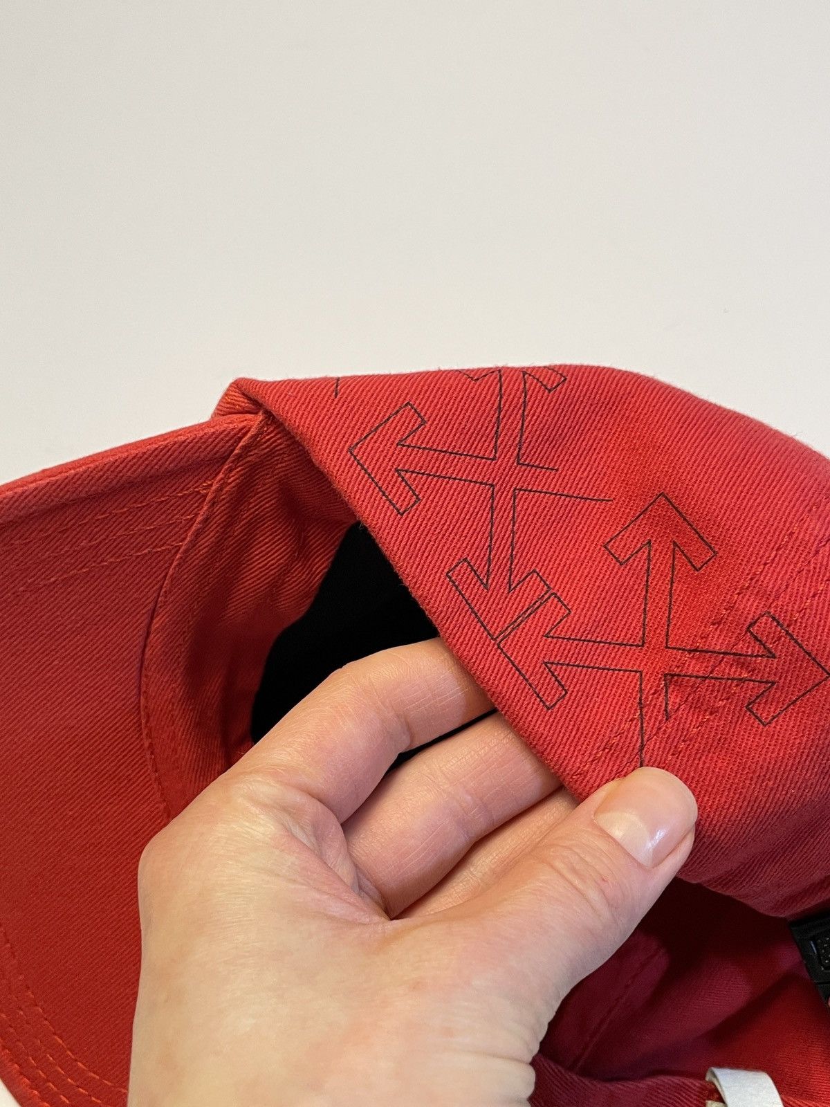 Off-White OFF-WHITE Cross-arrow Cotton Baseball Cap In Red Size 26 - 3 Thumbnail