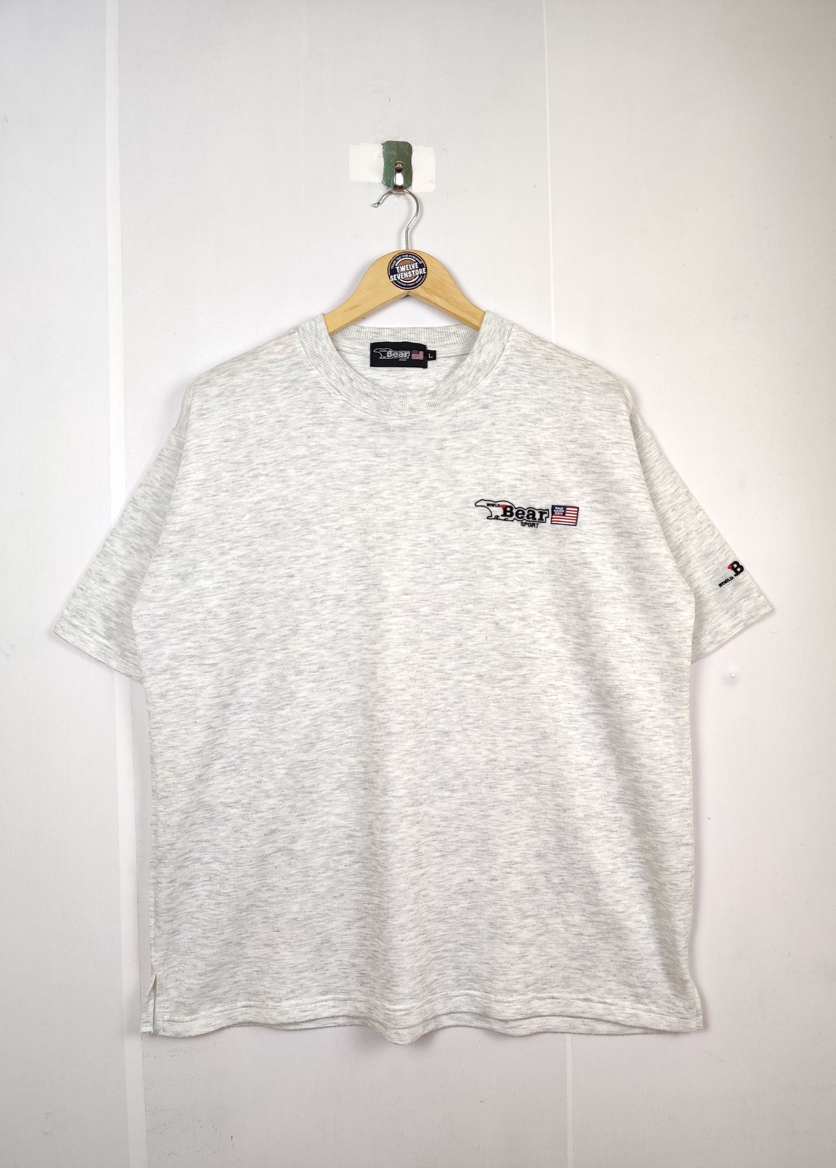 Japanese Brand Vintage World Bear Sport Tee Tshirt Size US L / EU 52-54 / 3 - 1 Thumbnail