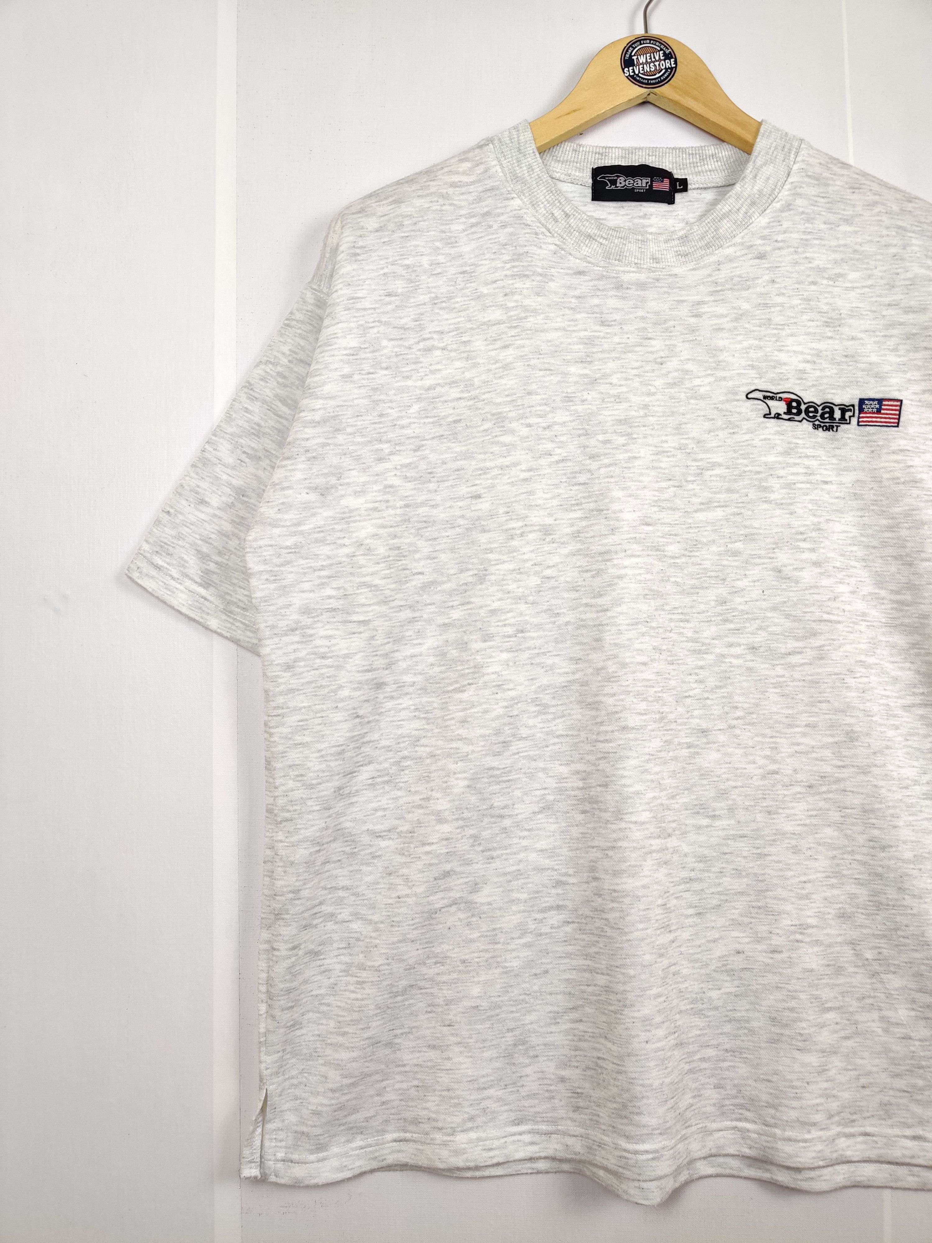 Japanese Brand Vintage World Bear Sport Tee Tshirt Size US L / EU 52-54 / 3 - 5 Thumbnail