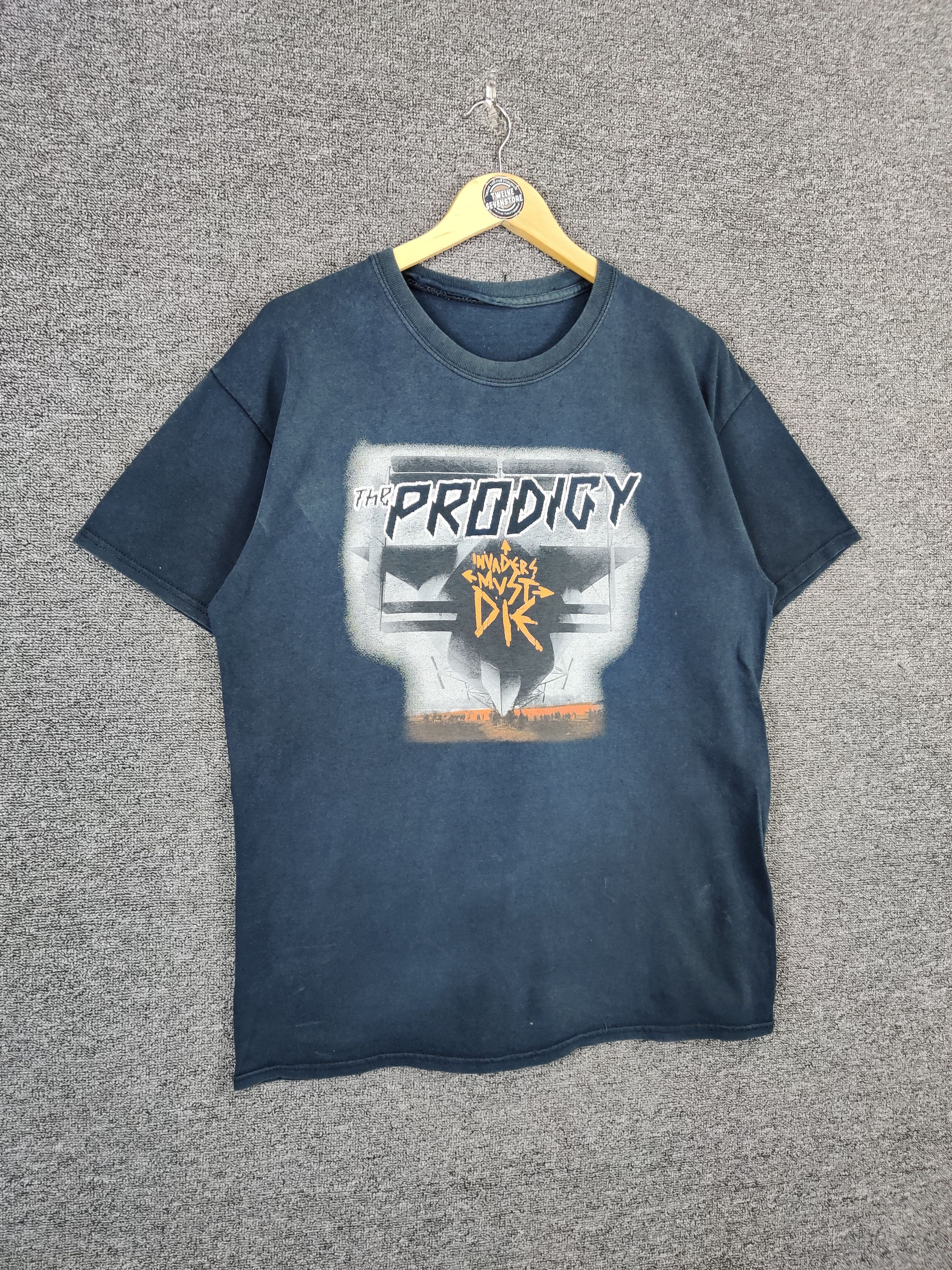 Band Tees Vintage The Prodigy Tour Rock Band Tee Tshirt Size US L / EU 52-54 / 3 - 7 Thumbnail