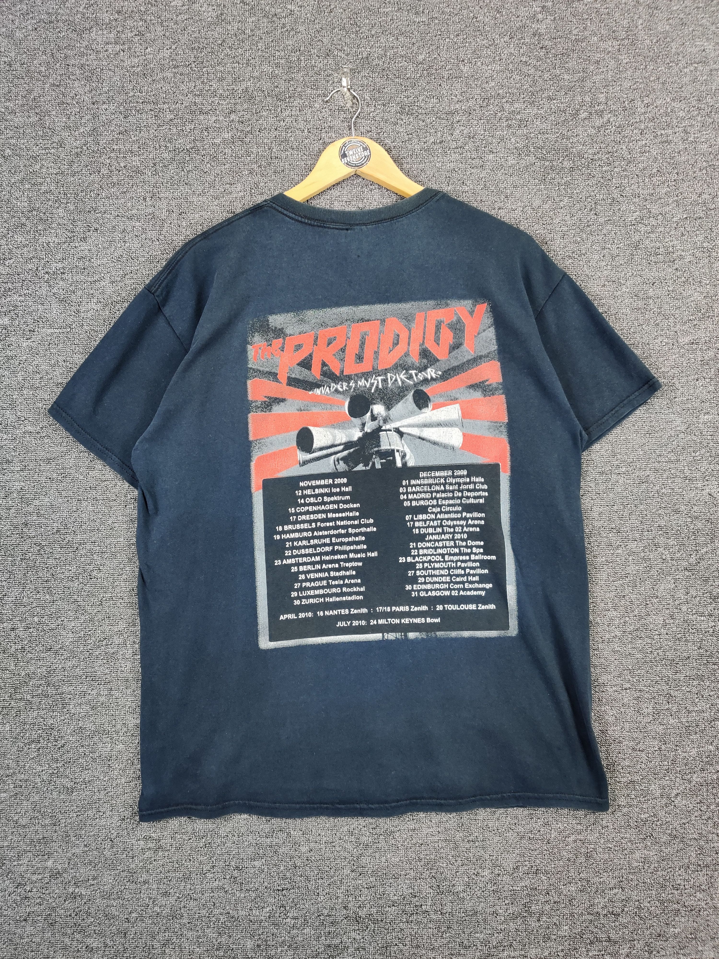 Band Tees Vintage The Prodigy Tour Rock Band Tee Tshirt Size US L / EU 52-54 / 3 - 5 Thumbnail