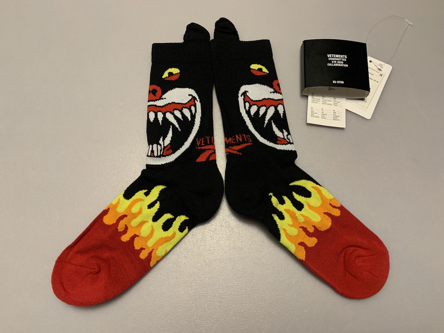 Vetements SS'20 Socks Angry Cat Size ONE SIZE - 2 Thumbnail