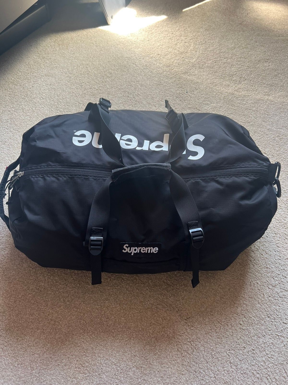 Supreme Duffle Bag Red FW18 (Pre Owned)