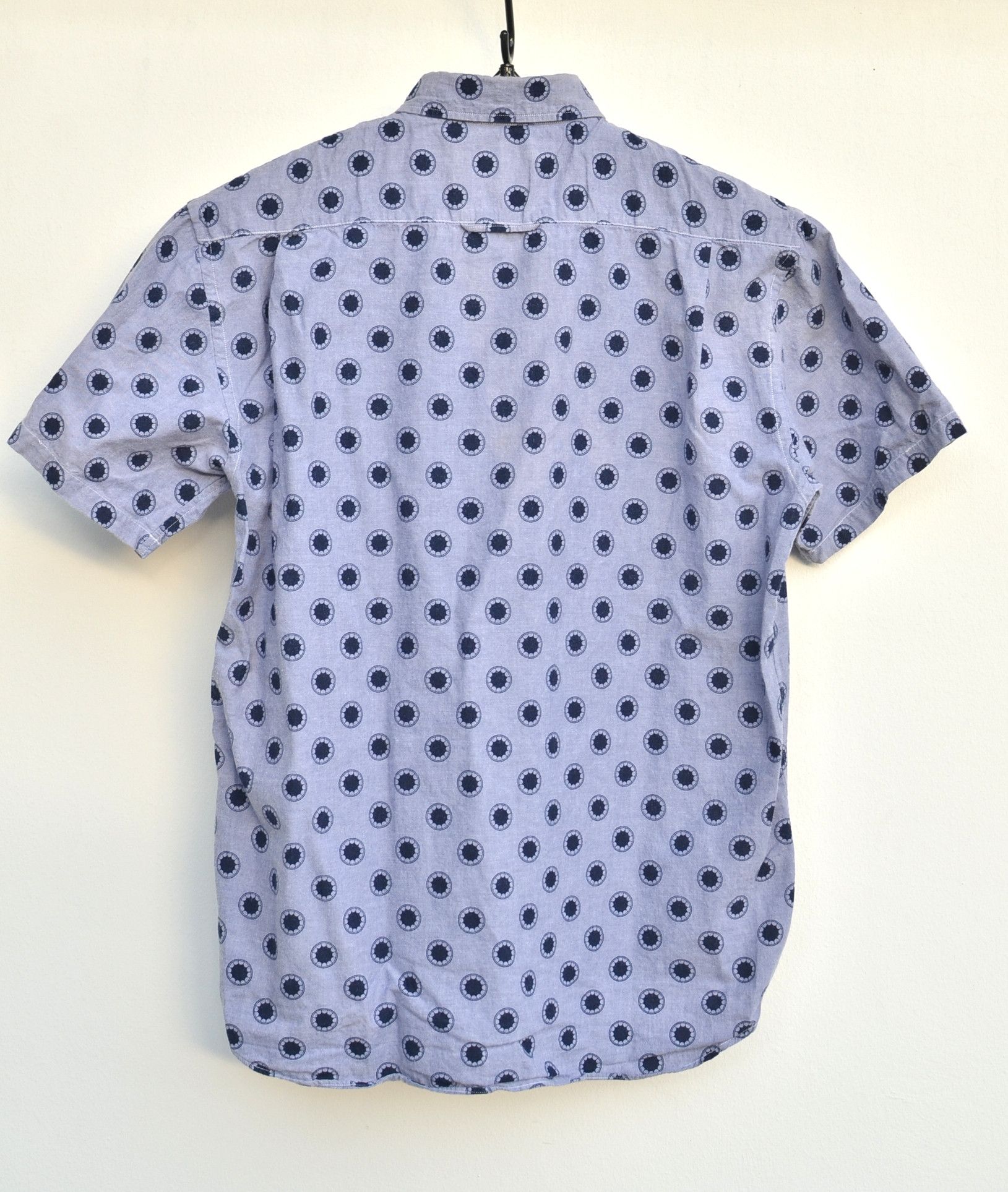 Kaws Original Fake x Kaws Teeth Chompers Button Up Short Sleeve Size US M / EU 48-50 / 2 - 2 Thumbnail