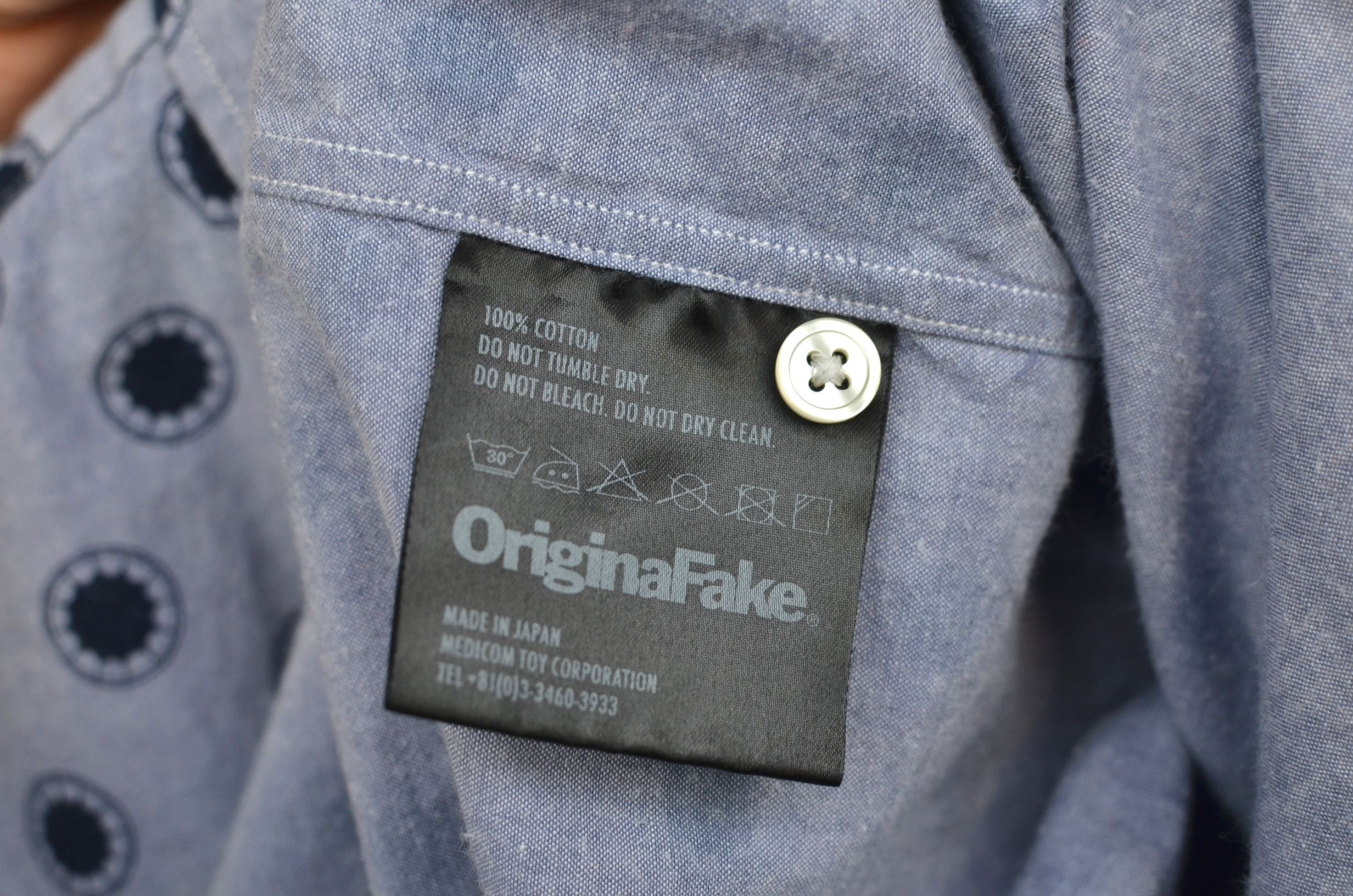 Kaws Original Fake x Kaws Teeth Chompers Button Up Short Sleeve Size US M / EU 48-50 / 2 - 5 Thumbnail