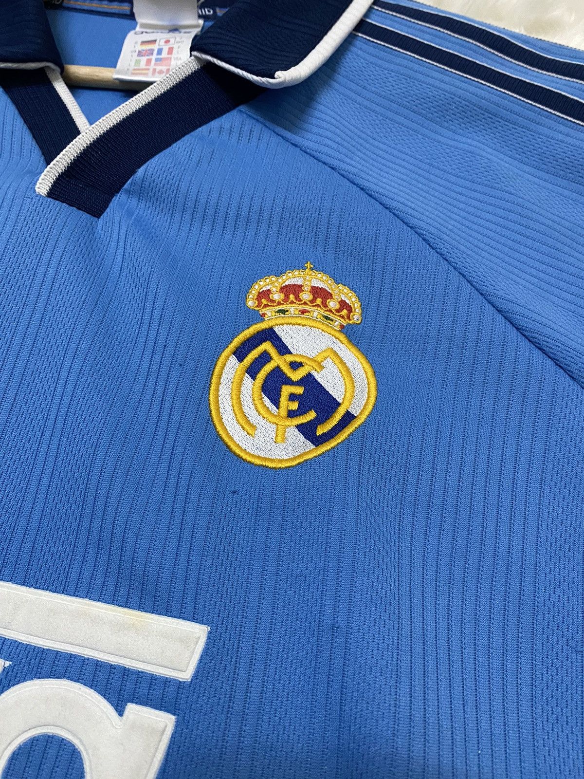 Adidas × Vintage VINTAGE 99-00s AWAY JERSEY OF FIGO REAL MADRID Size US L / EU 52-54 / 3 - 5 Thumbnail