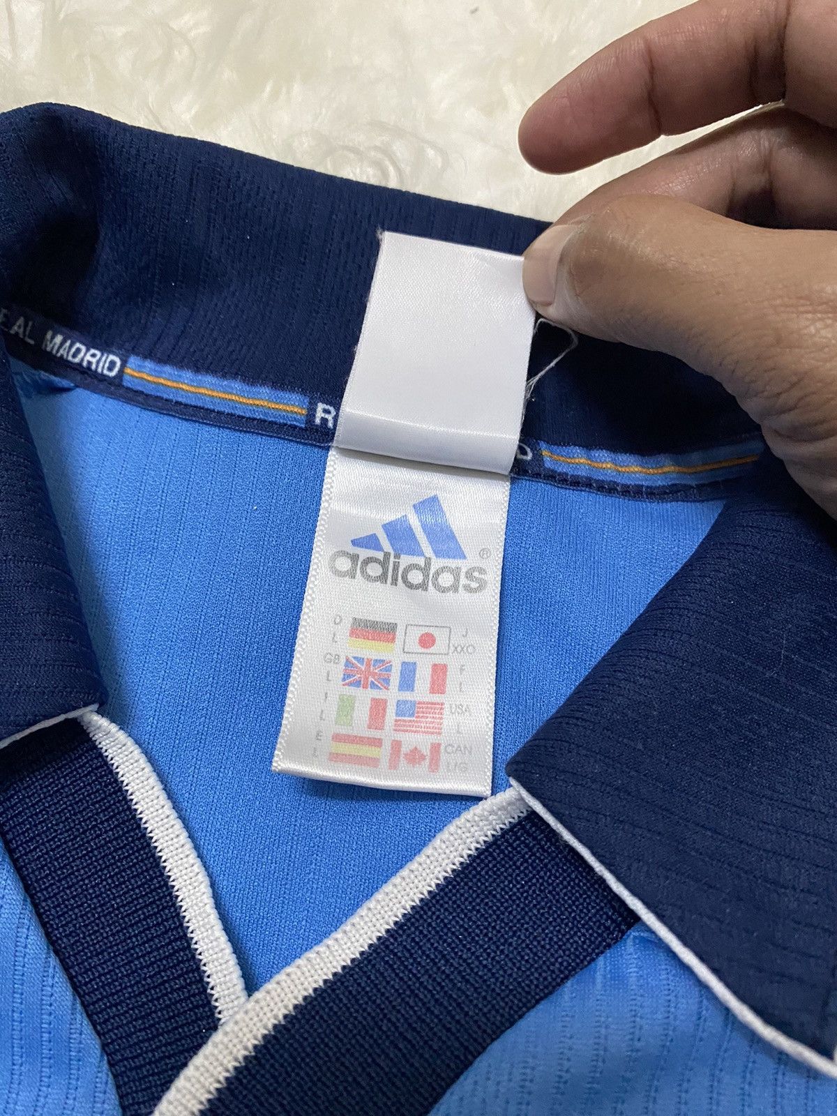 Adidas × Vintage VINTAGE 99-00s AWAY JERSEY OF FIGO REAL MADRID Size US L / EU 52-54 / 3 - 14 Thumbnail