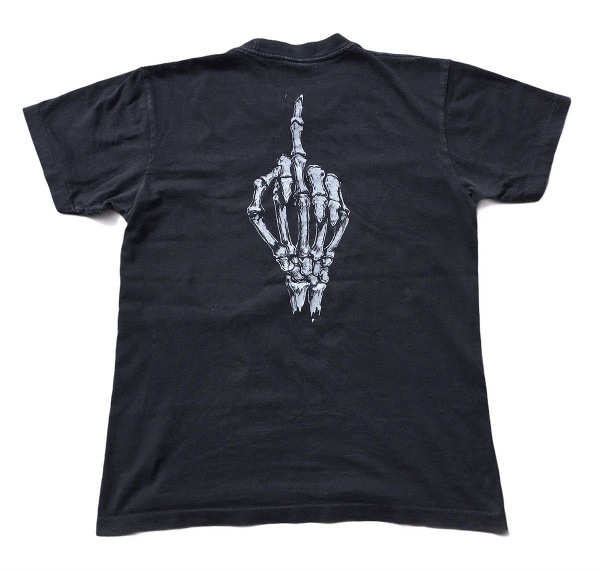 Vintage Rare‼️🔥Vintage 90s Fashion Victim Skull Middle Finger T-Shirt Size US XS / EU 42 / 0 - 2 Thumbnail