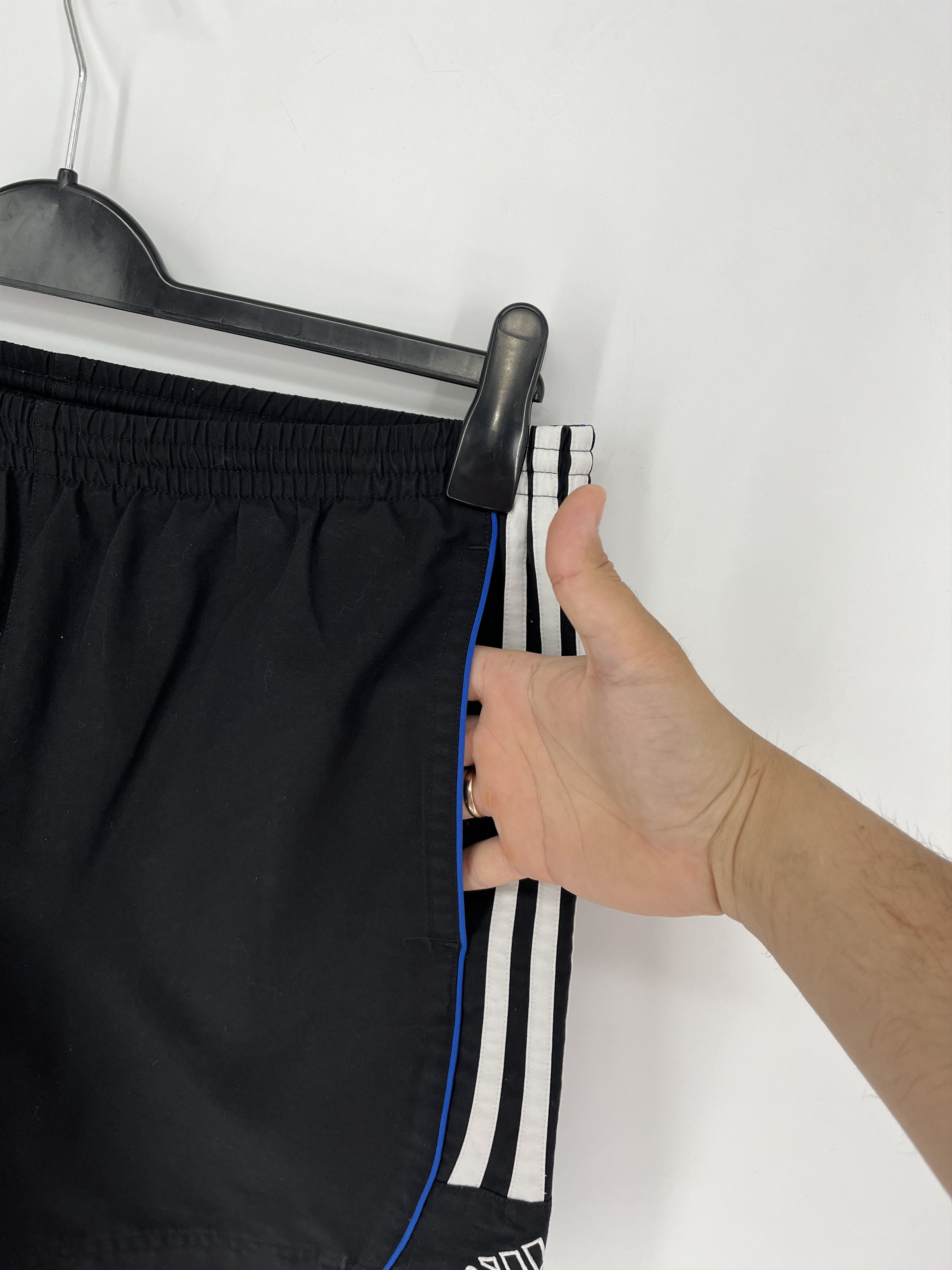 Adidas Vintage Adidas shorts streetwear y2k style casual Size US 36 / EU 52 - 5 Thumbnail