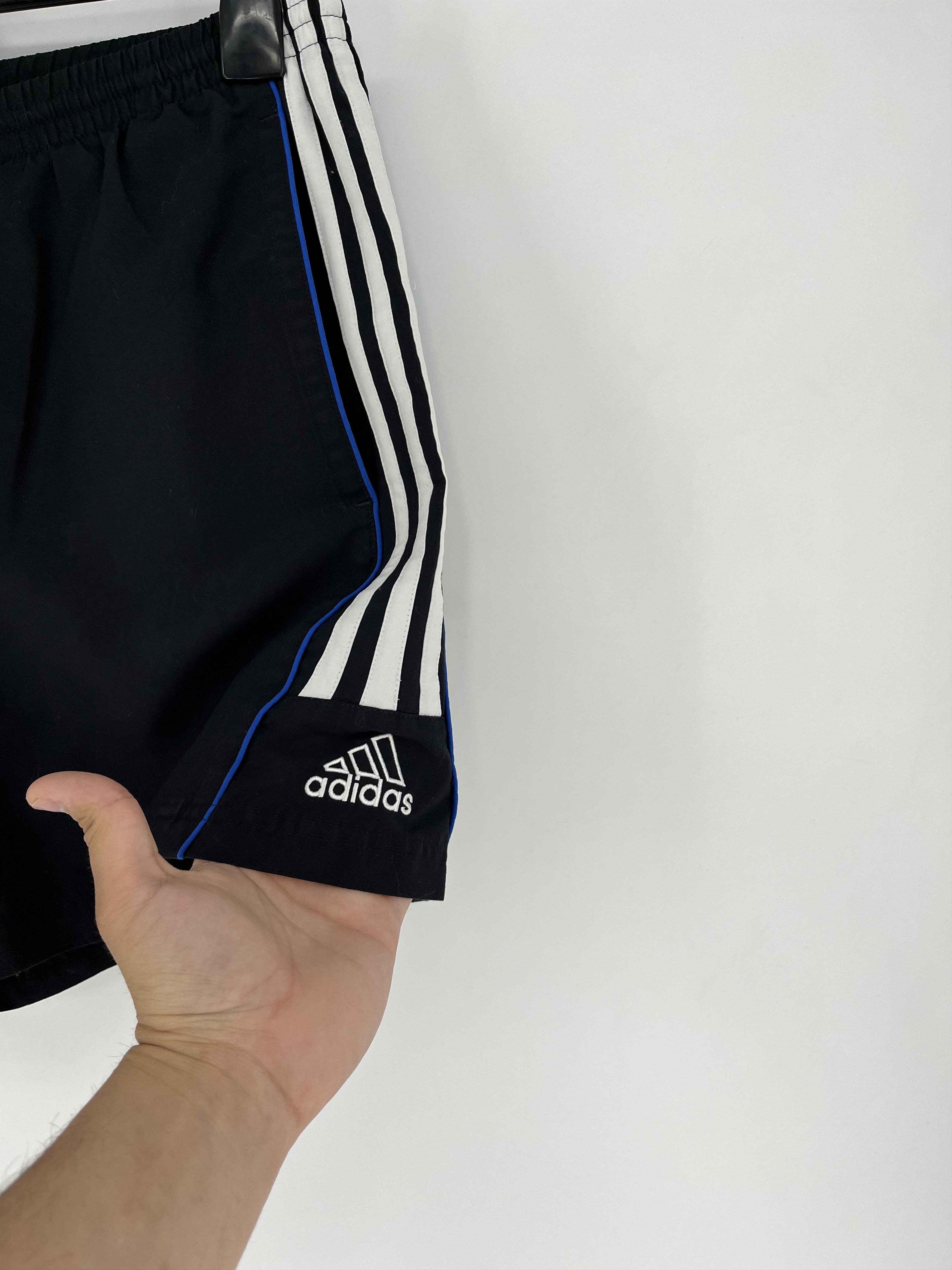 Adidas Vintage Adidas shorts streetwear y2k style casual Size US 36 / EU 52 - 6 Thumbnail