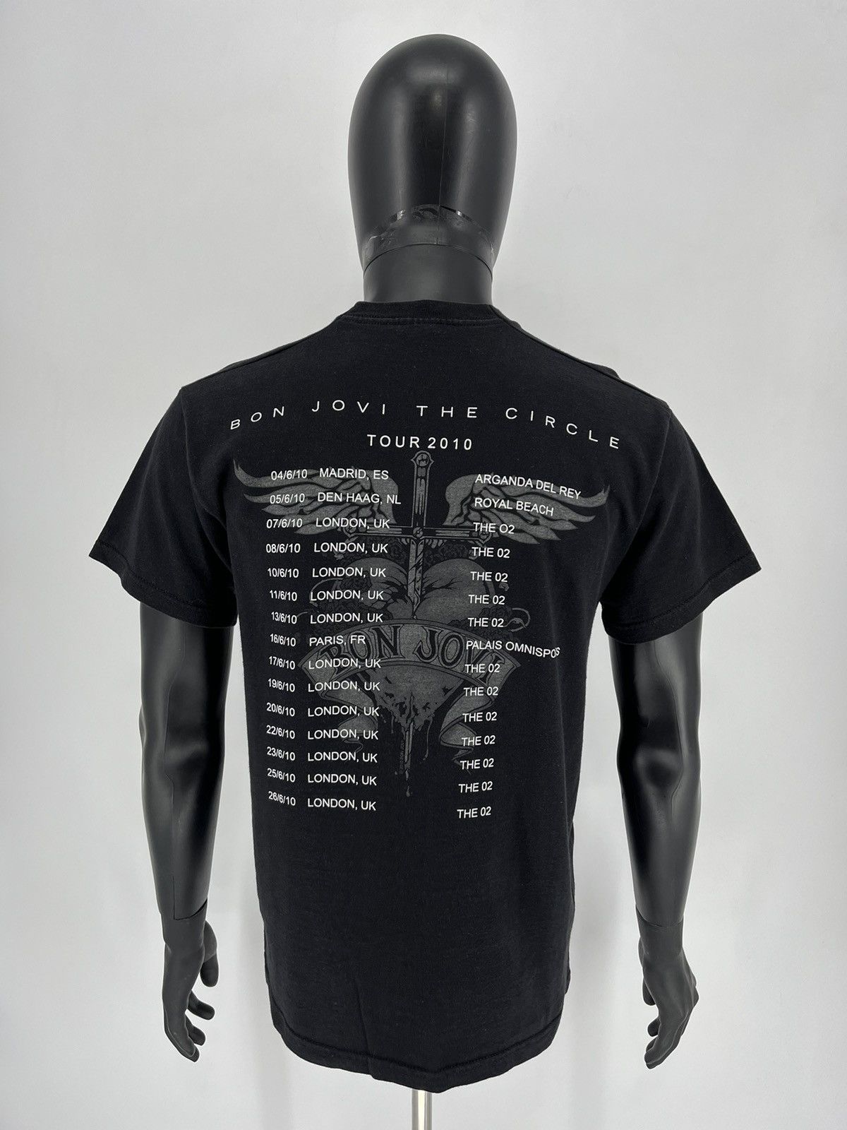 Band Tees 2010 Bon Jovi The Circle Tour Band Tee Size M Size US M / EU 48-50 / 2 - 7 Thumbnail