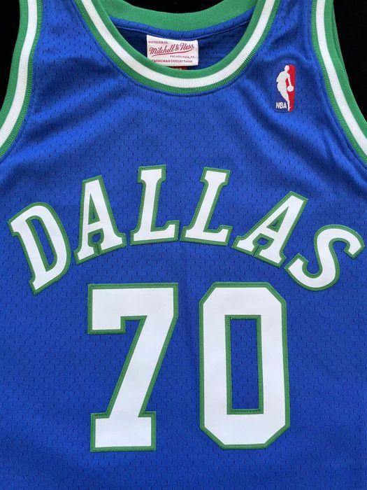 Mitchell & Ness Dennis Rodman Dallas Mavericks Swingman Jersey 