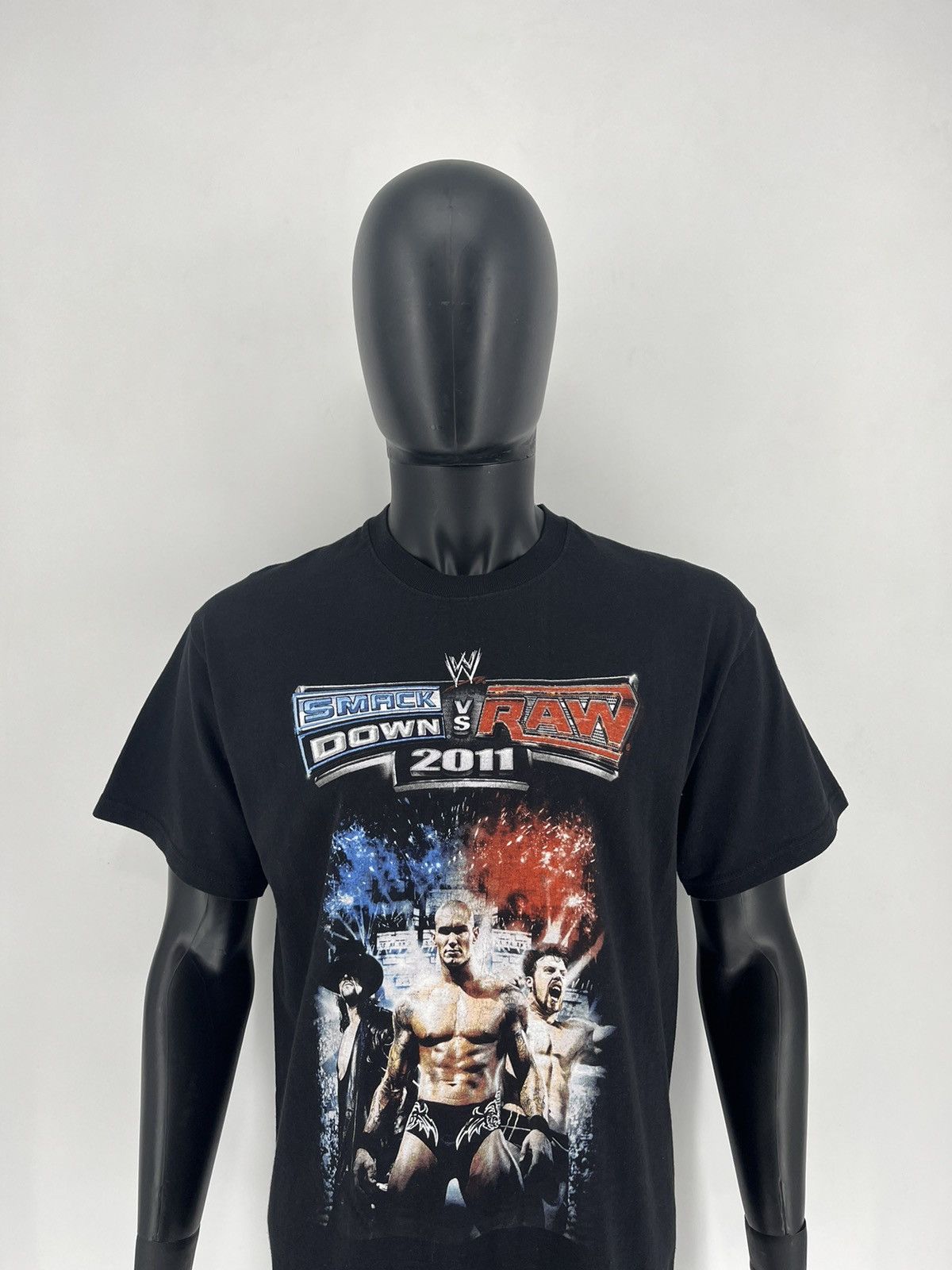 WWE 2011 Wrestlemania Raw Vs Smack Down Black T-Shirt Size US L / EU 52-54 / 3 - 1 Thumbnail